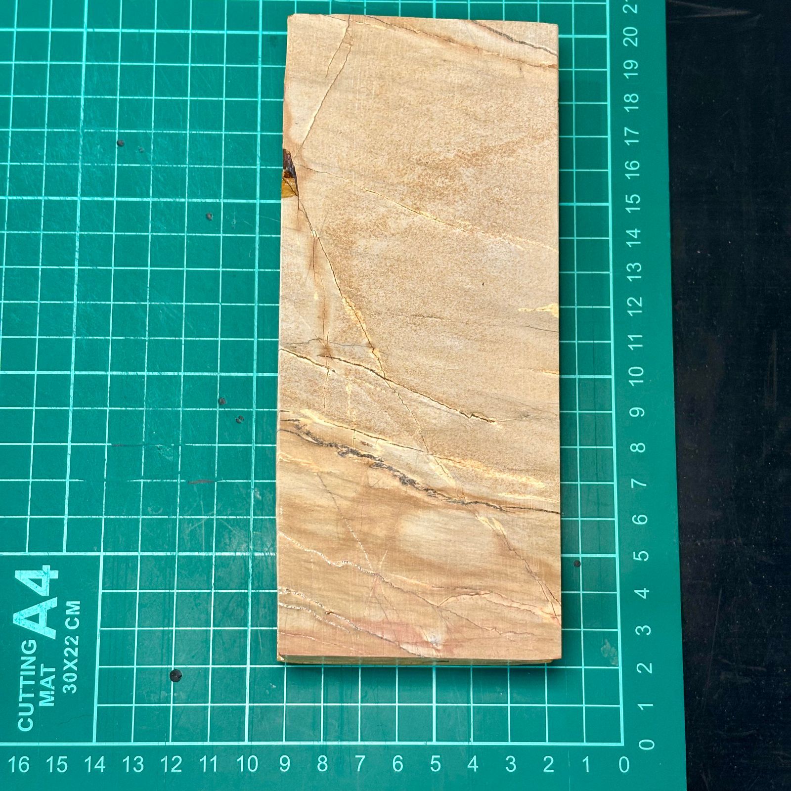天然砥石　正本山　水木原曇り巣板　三十切　1180g 天然砥石 正本山 水木原曇り巣板 三十切 1180g 水木原合砥 – 京都の砥石屋