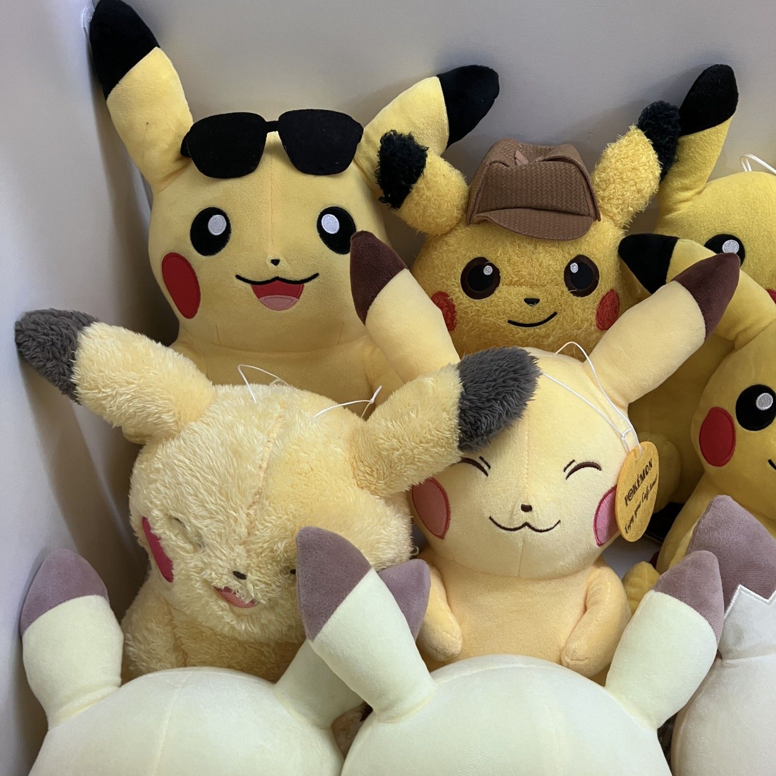 ◇ Pokemon ポケモン 34点 まとめ商品 ピカチュウ ぬいぐるみ 雑貨 