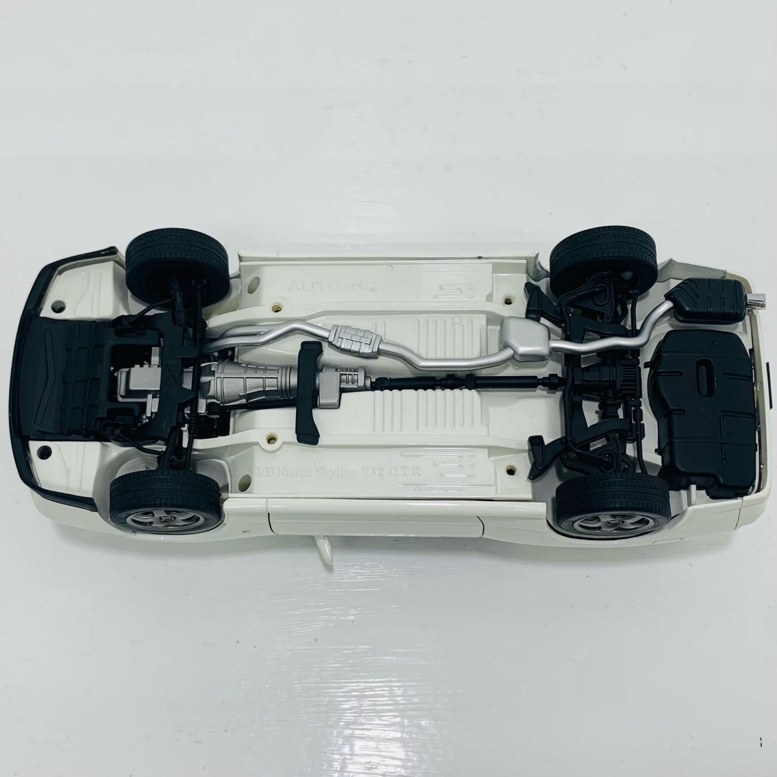 飾磨店】 中古 1/18 NISSAN SKYLINE GT-R R32 (クリスタルホワイト