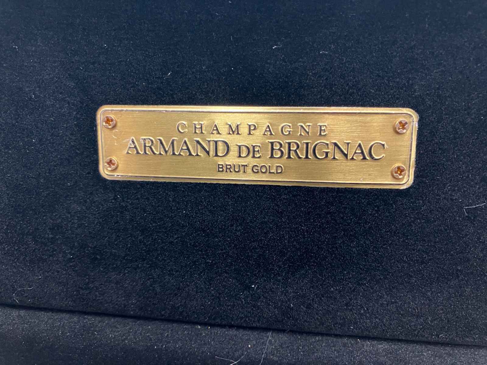 Armand de Brignac 2021 シャンパンボトルケース - メルカリ
