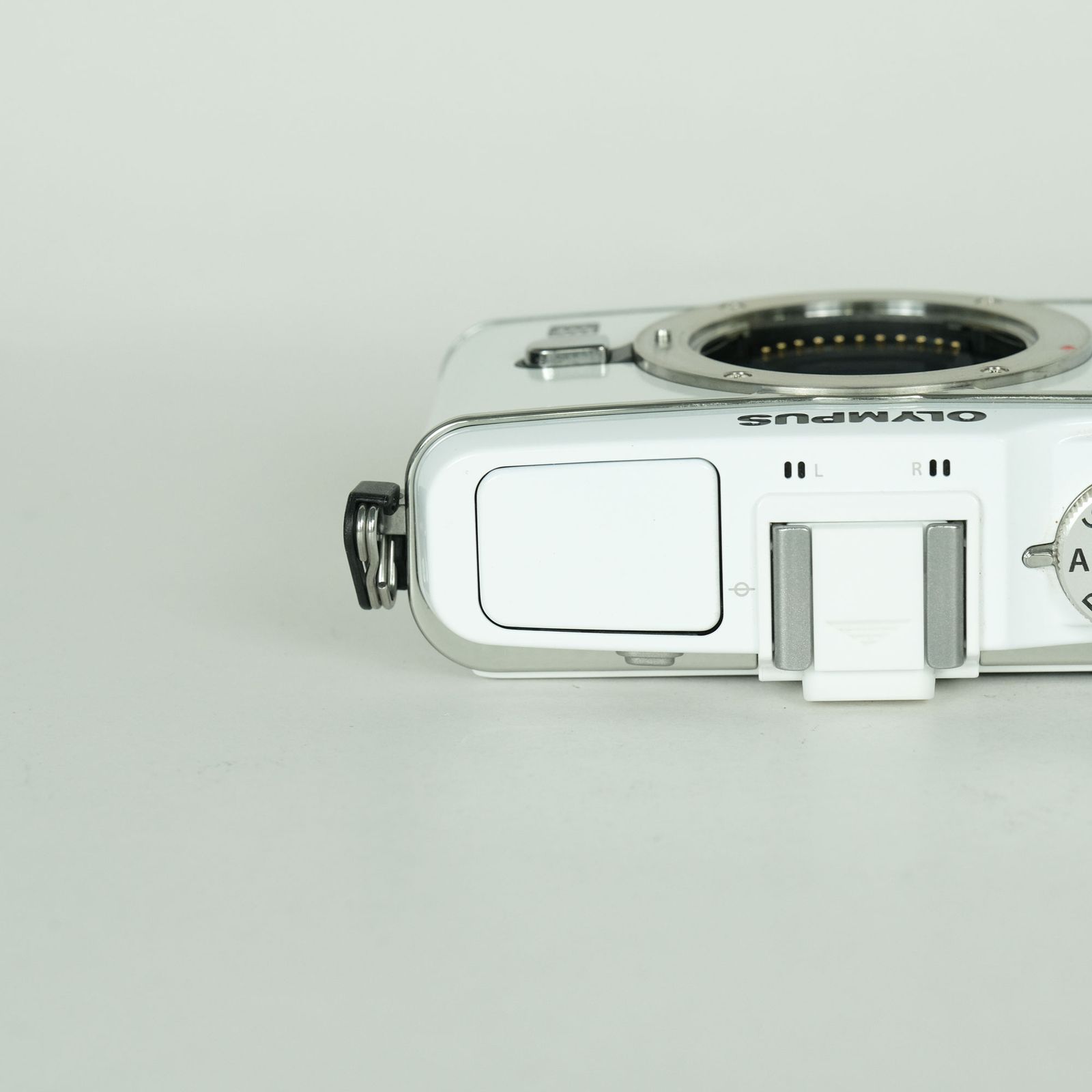 美品 | シャッター数2,500回] OLYMPUS PEN E-P3 ボディ ホワイト