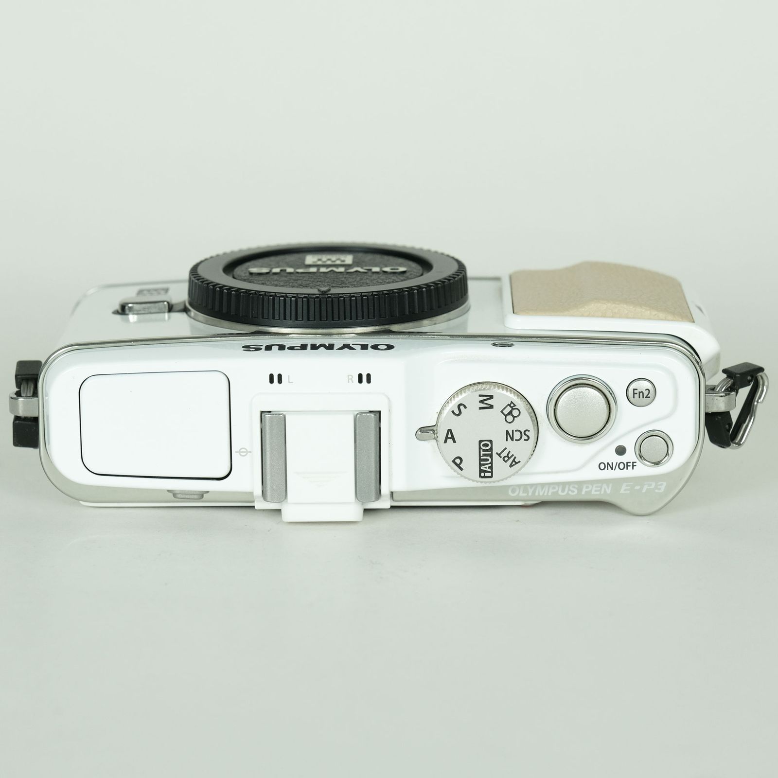 美品 | シャッター数2,500回] OLYMPUS PEN E-P3 ボディ ホワイト