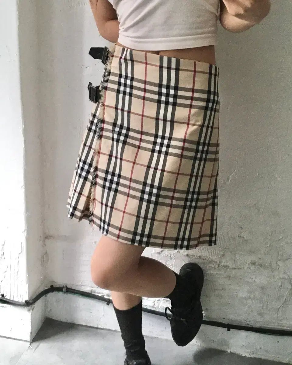 BURBERRY バーバリー LONDON ロンドン ノヴァチェック バックル ミニ スカート