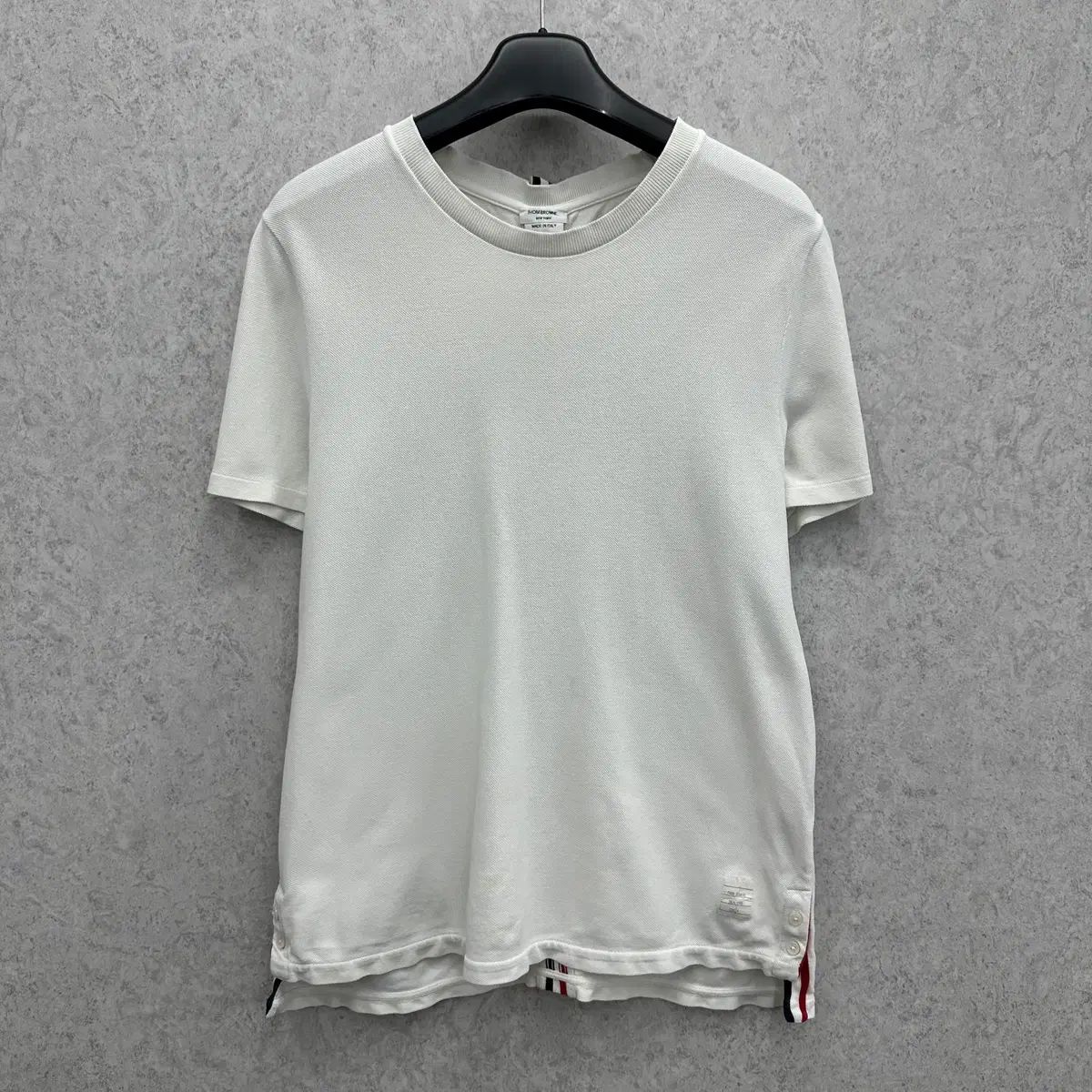 100 トム・ブラウン メンズ 白 3本線 半袖 Tシャツ