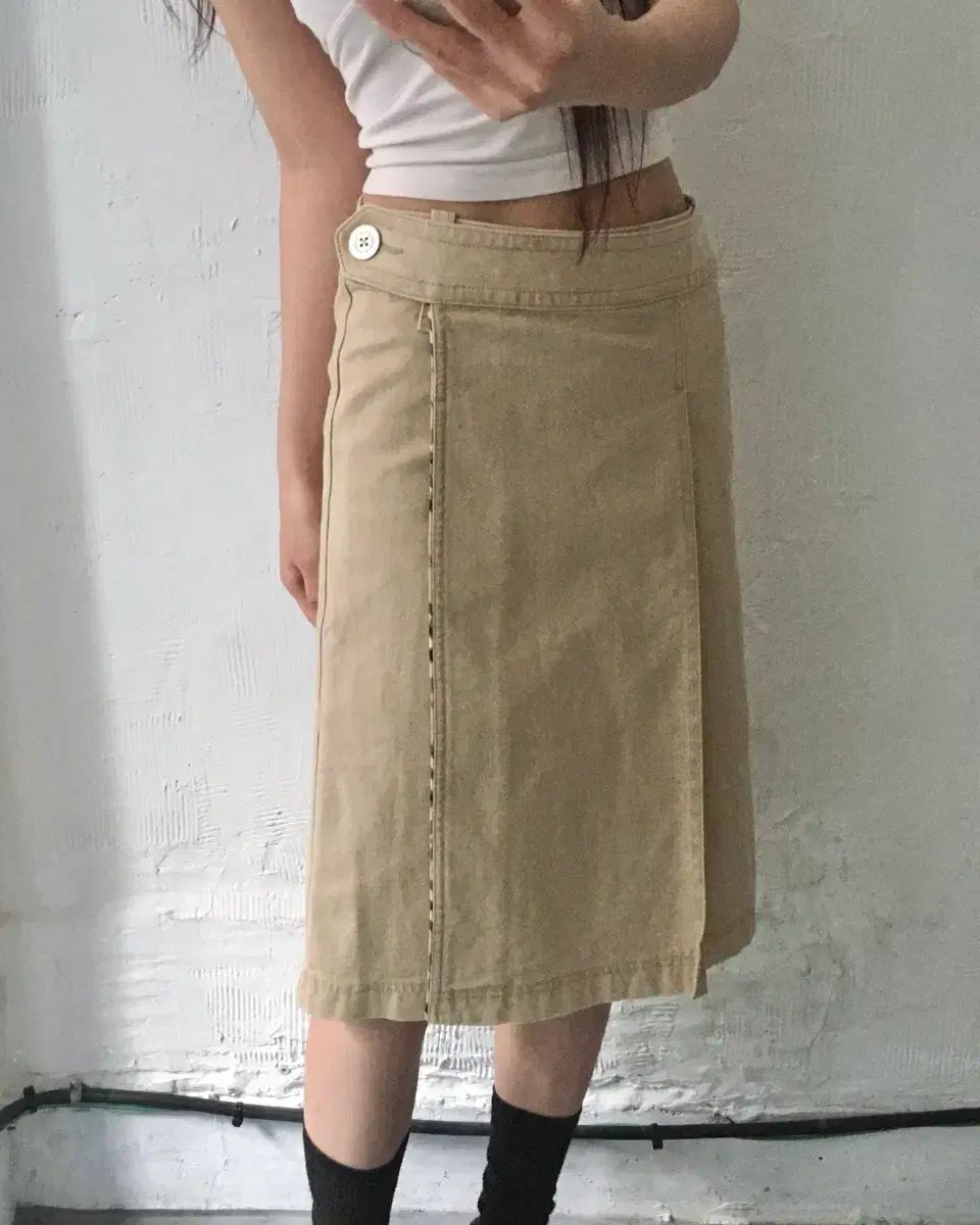 Burberry バーバリー ベージュ ミディ ラップ スカート