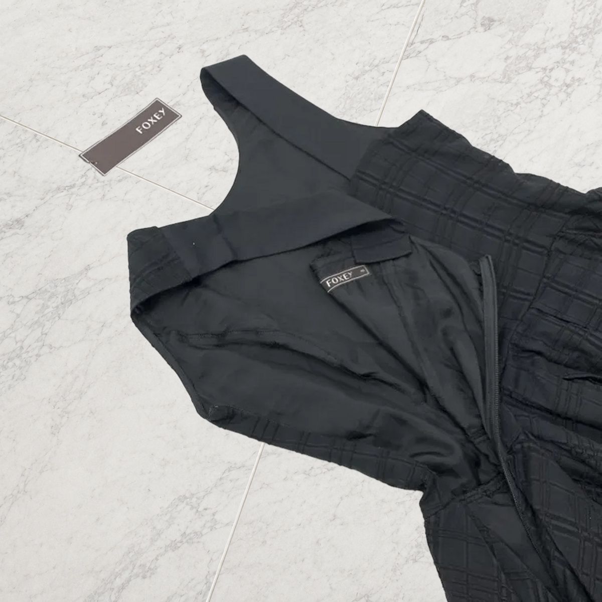 美品 / 参考価格136,000円 究極の漆黒ドレス】FOXEY BOUTIQUE 39557