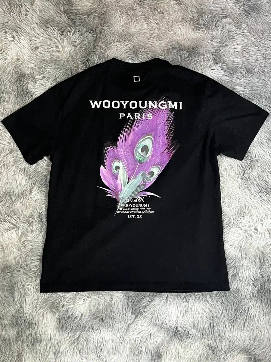 WOOYOUNGMI ウーヨンミ フェザー バックロゴ 半袖 Tシャツ