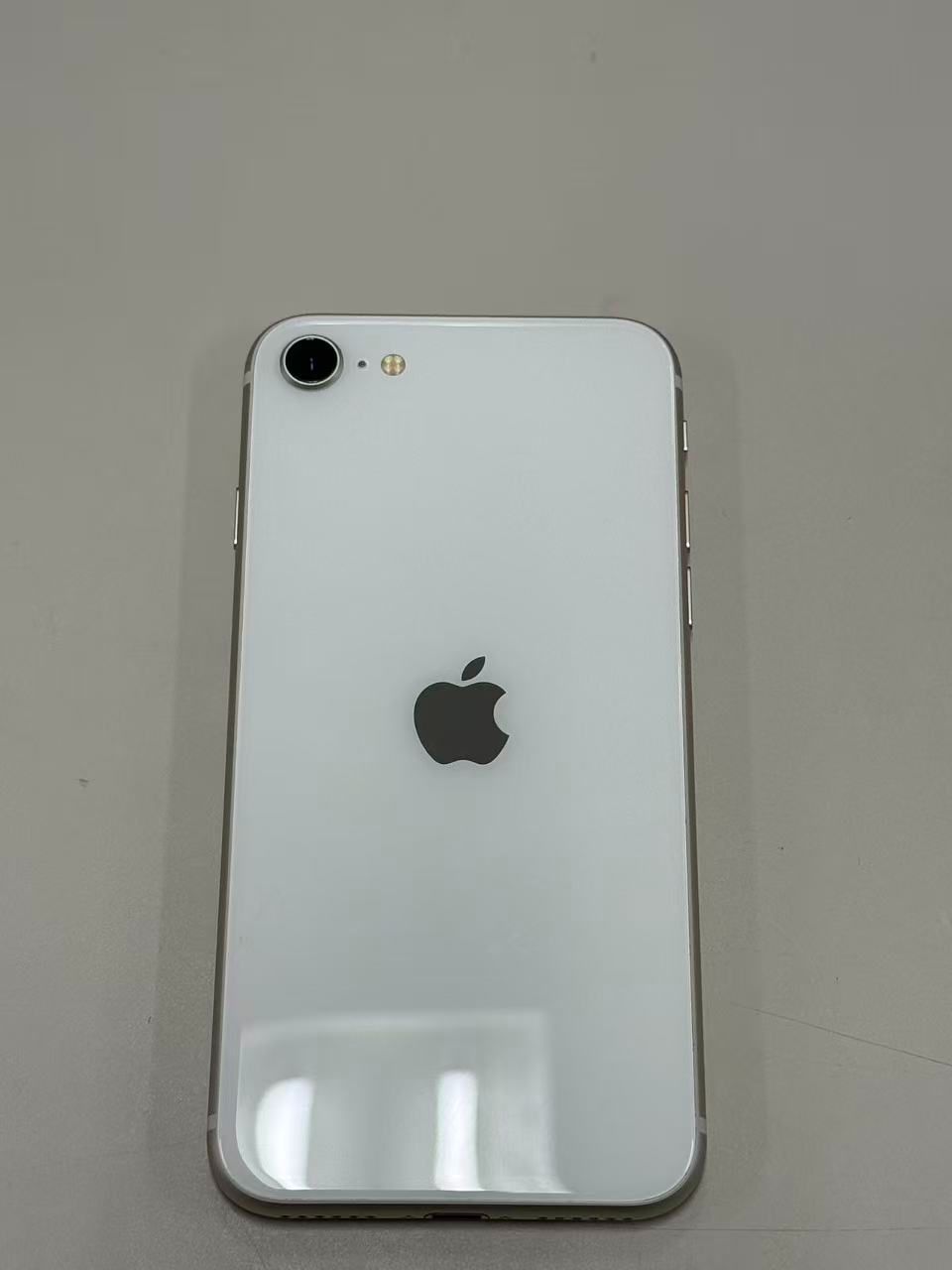 極美品 電池100%SIMフリー iPhone SE(第3世代) 64GB - メルカリ