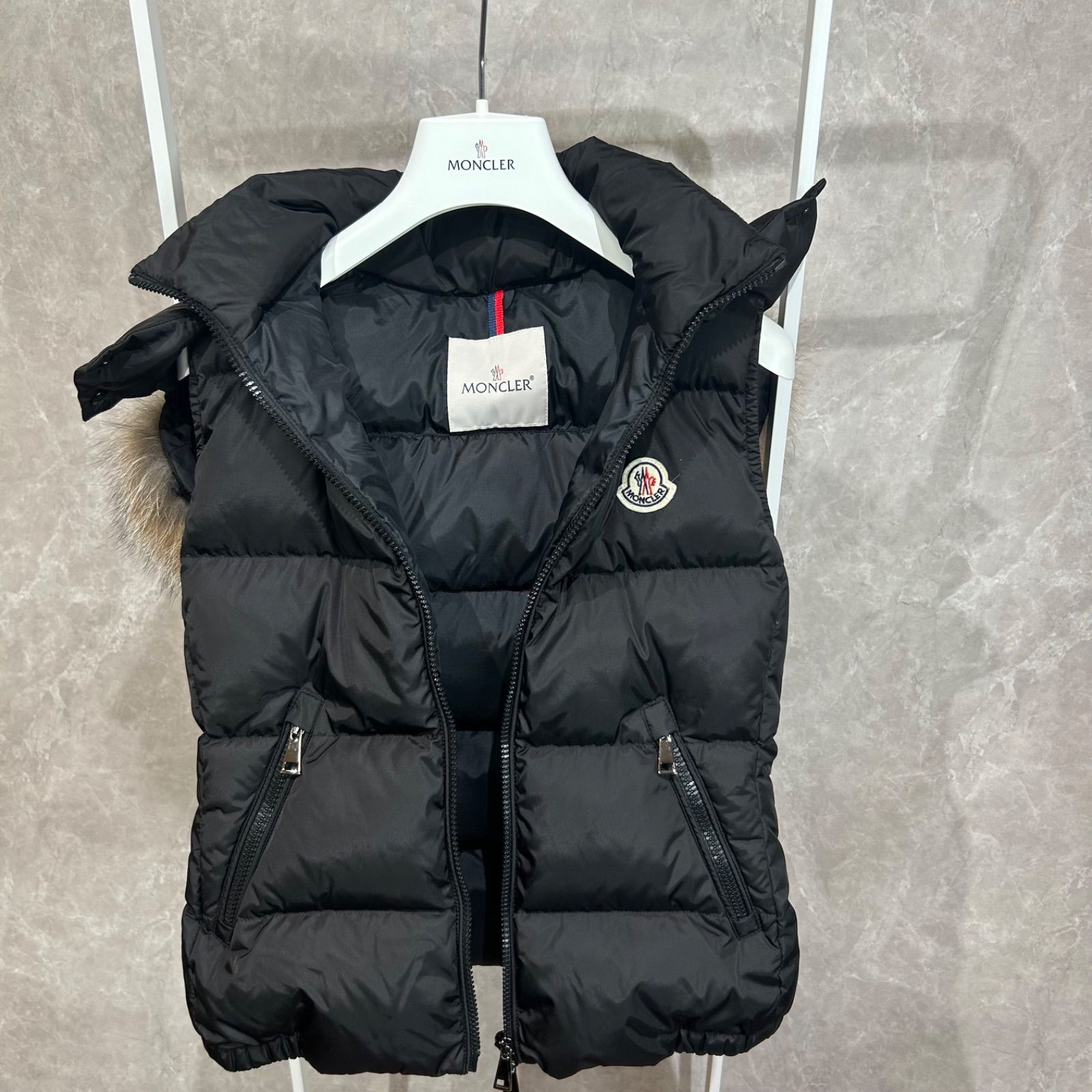 美品】 MONCLER モンクレール ダウンベストファーGALLINULEガリヌール