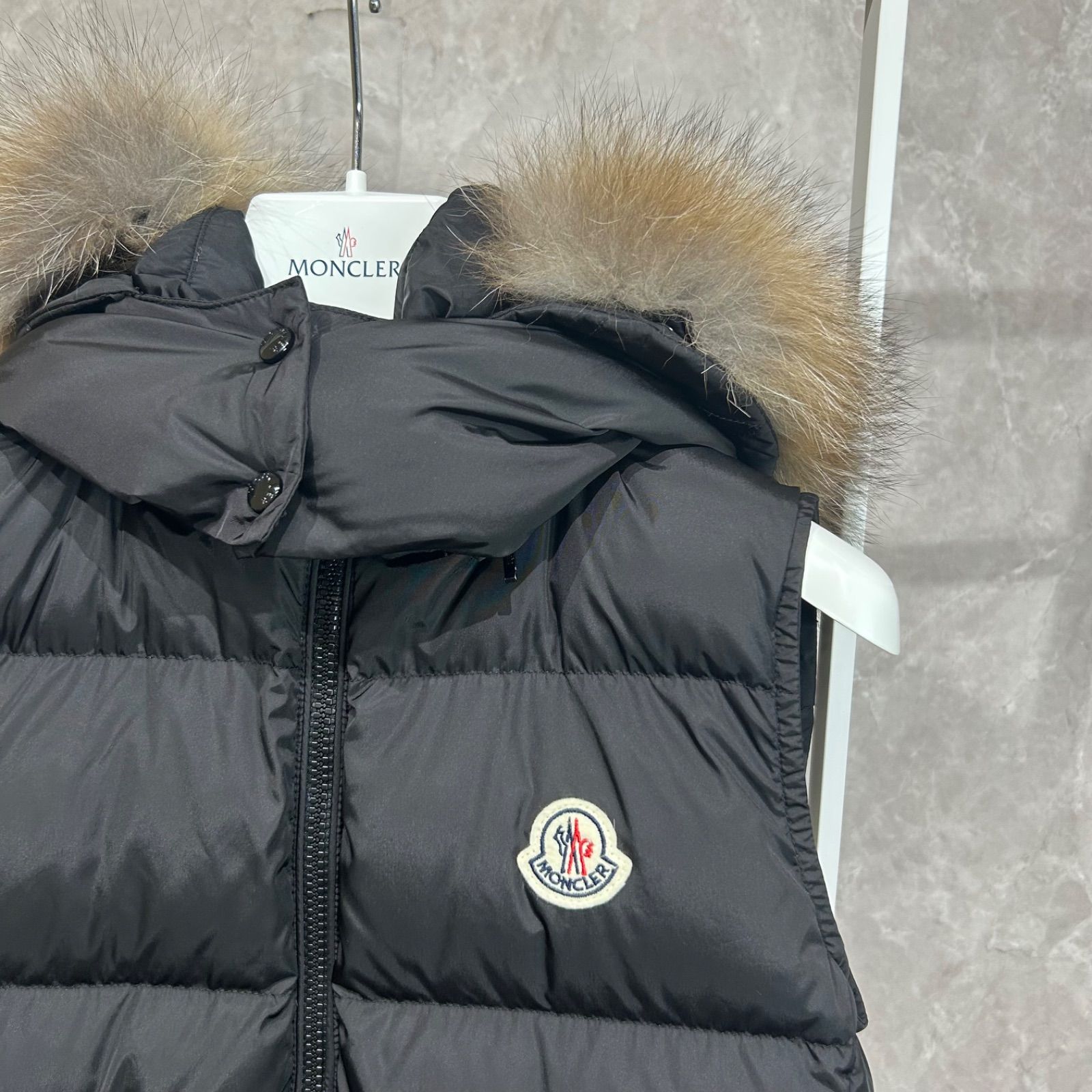 美品】 MONCLER モンクレール ダウンベストファーGALLINULEガリヌール