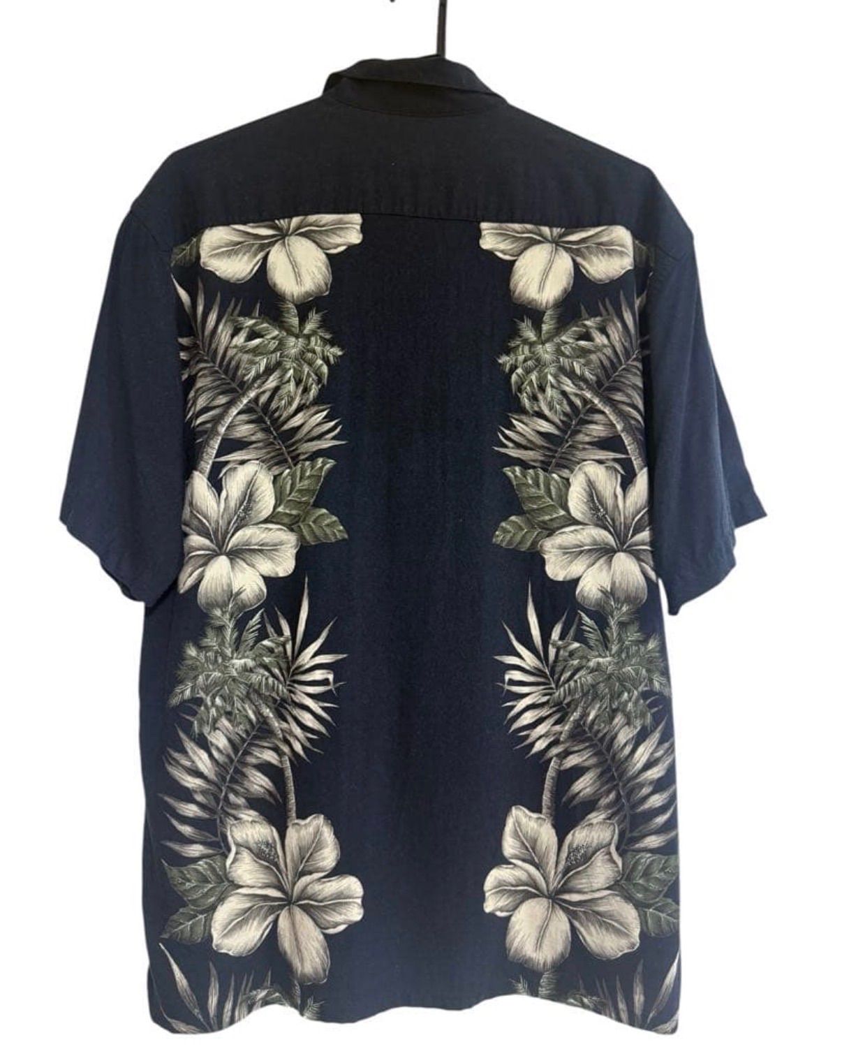 Used】pierre cardin ピエールカルダン 黒アロハシャツ 花柄 Lサイズ 