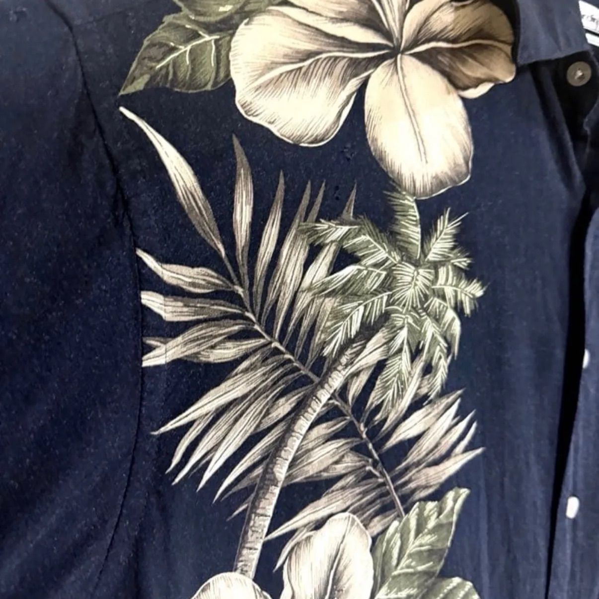 Used】pierre cardin ピエールカルダン 黒アロハシャツ 花柄 Lサイズ