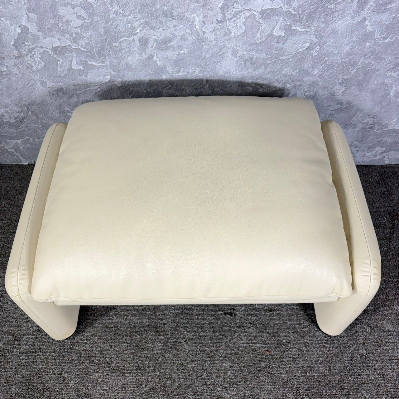 Cassina カッシーナ マラルンガ 本革 オットマン 高級家具 - メルカリ