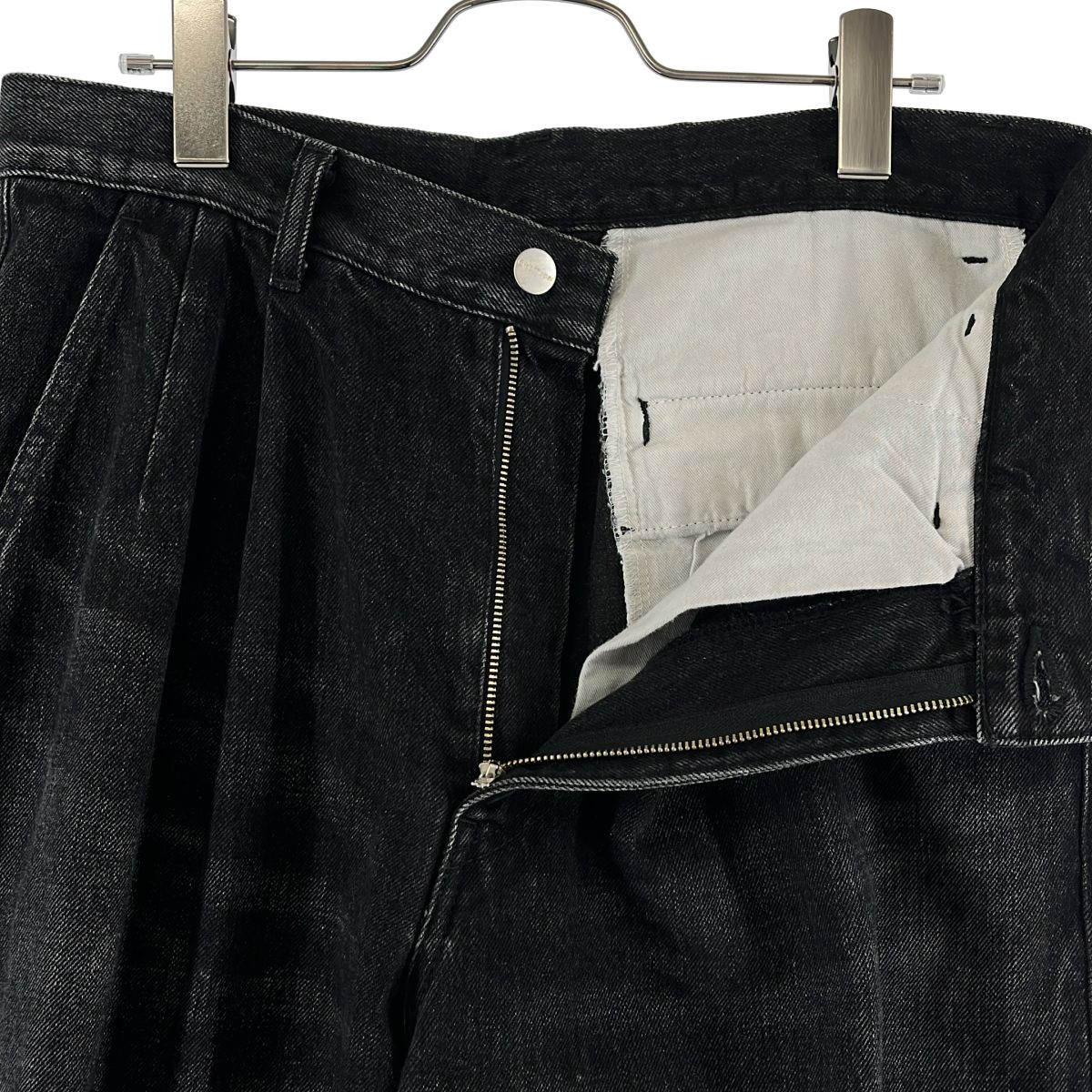 Graphpaper / グラフペーパー | Selvage Denim Two Tuck Tapered Pants 