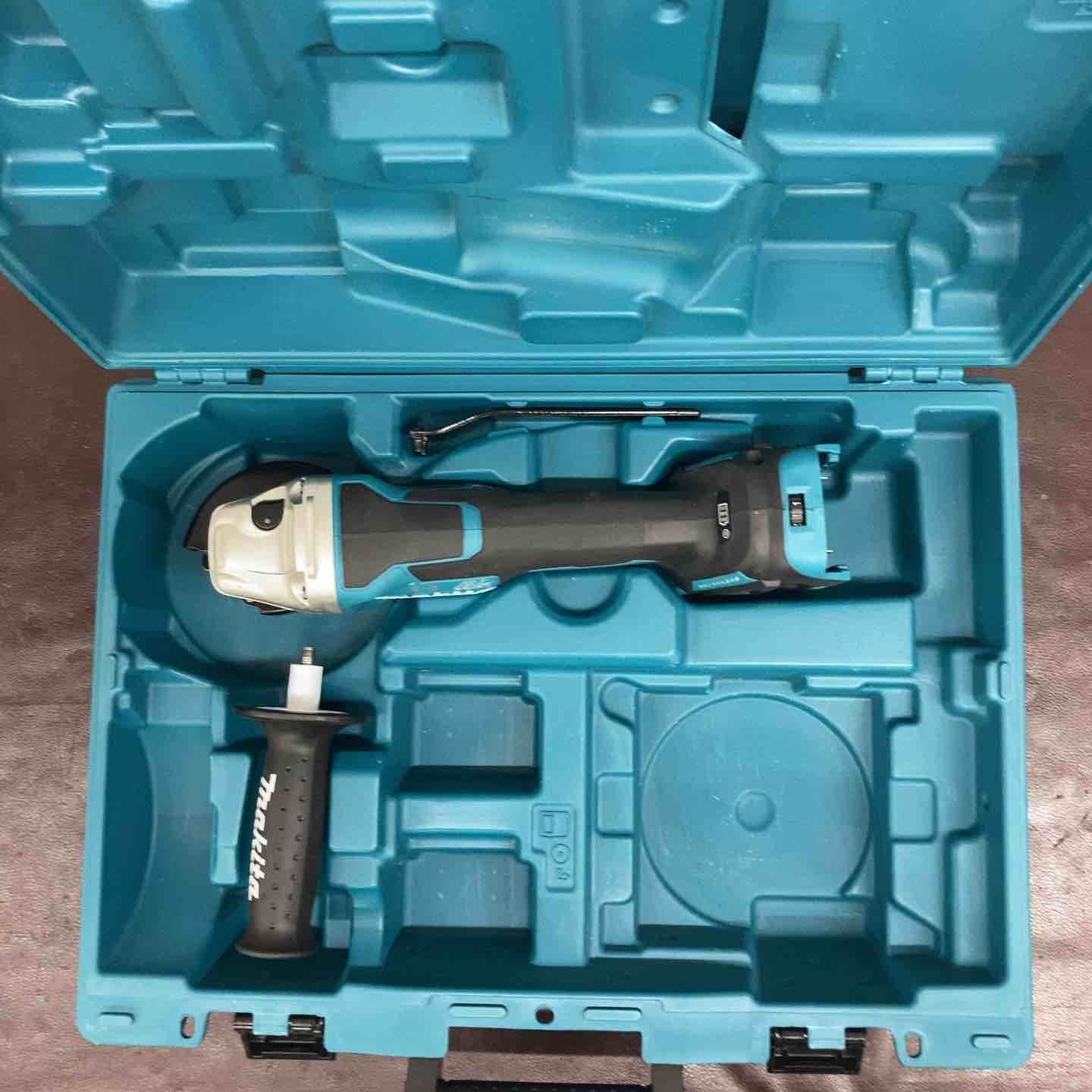 【中古品】マキタ(makita) 100mmコードレスディスクグラインダ GA418DZ ケース付属【東大和店】