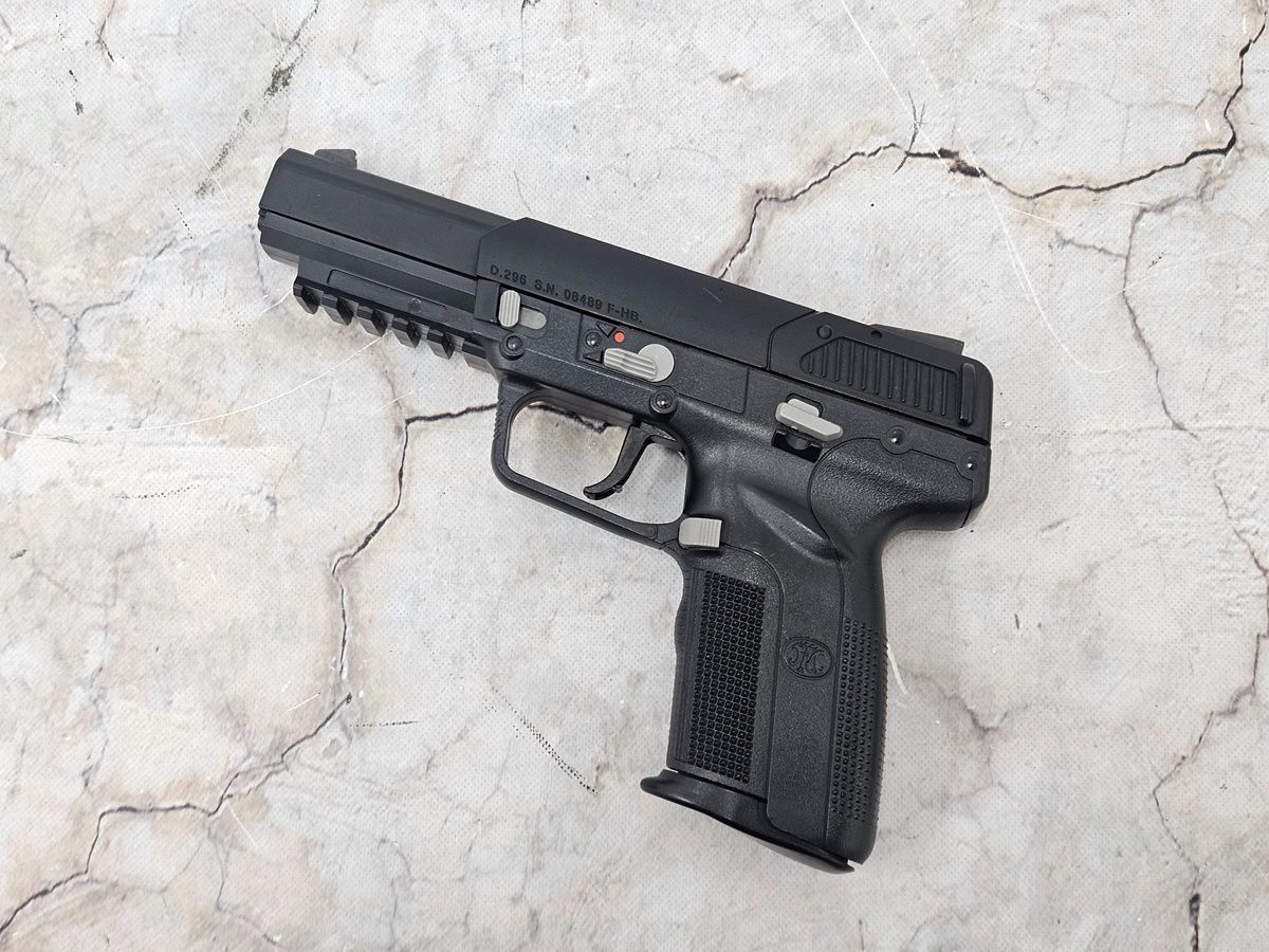 （中古商品）東京マルイ ガスブローバック FN 5-7