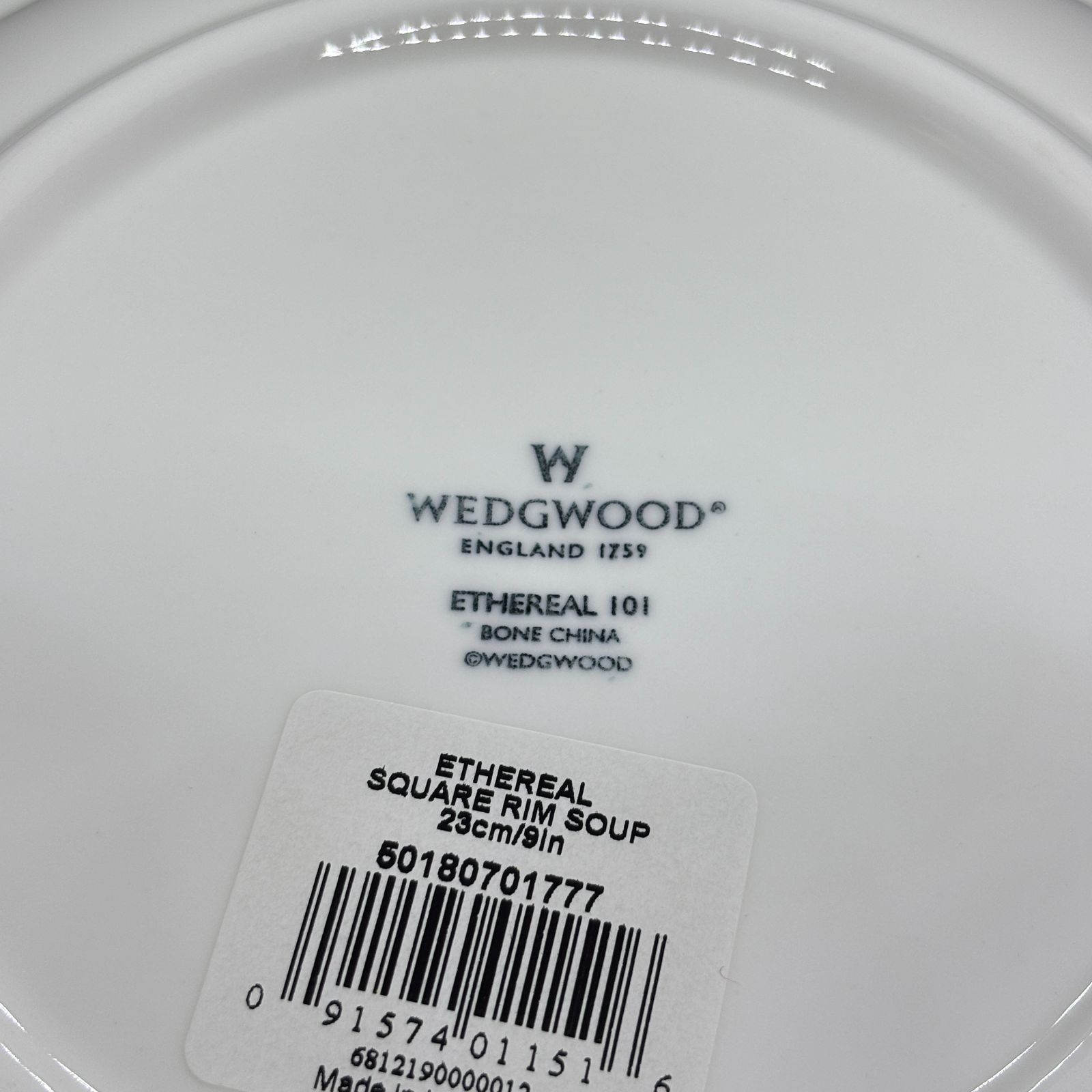 新品未使用】WEDGWOOD ETHEREAL 101 スクエアリムスーププレート 23cm