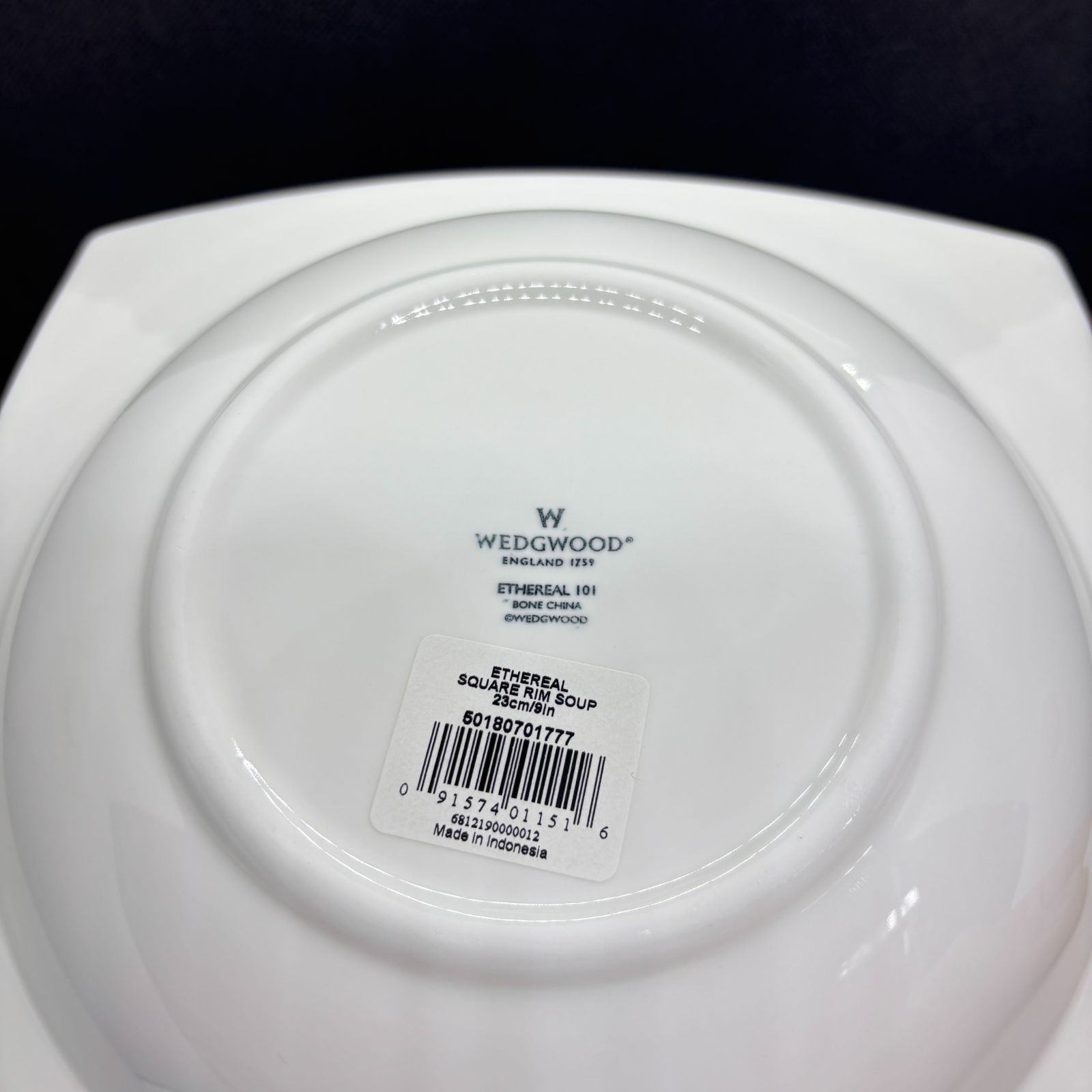 新品未使用】WEDGWOOD ETHEREAL 101 スクエアリムスーププレート 23cm