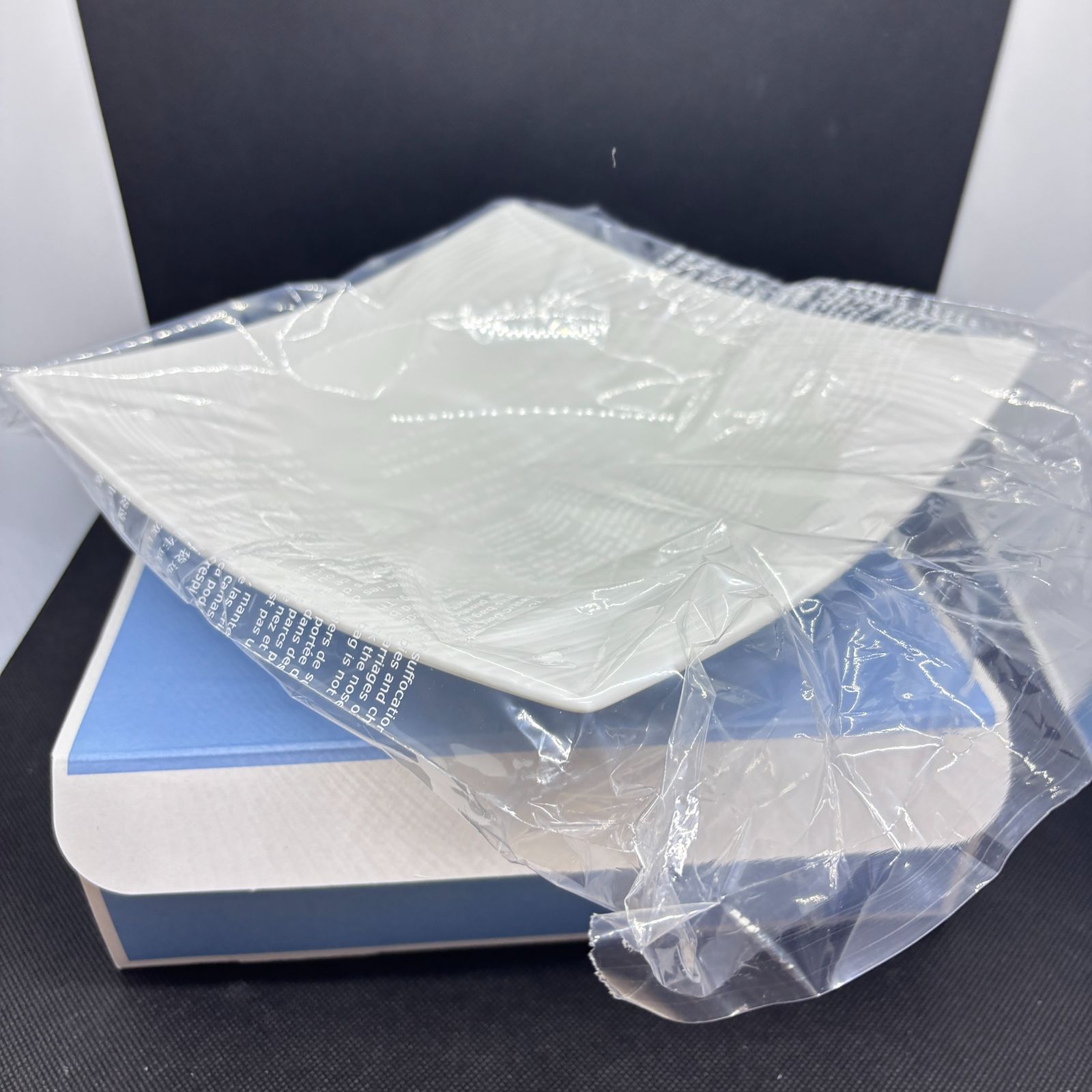  Ethereal 101 スクエアプレート 新品未使用】WEDGWOOD ETHEREAL 101 スクエアリムスーププレート 23cm