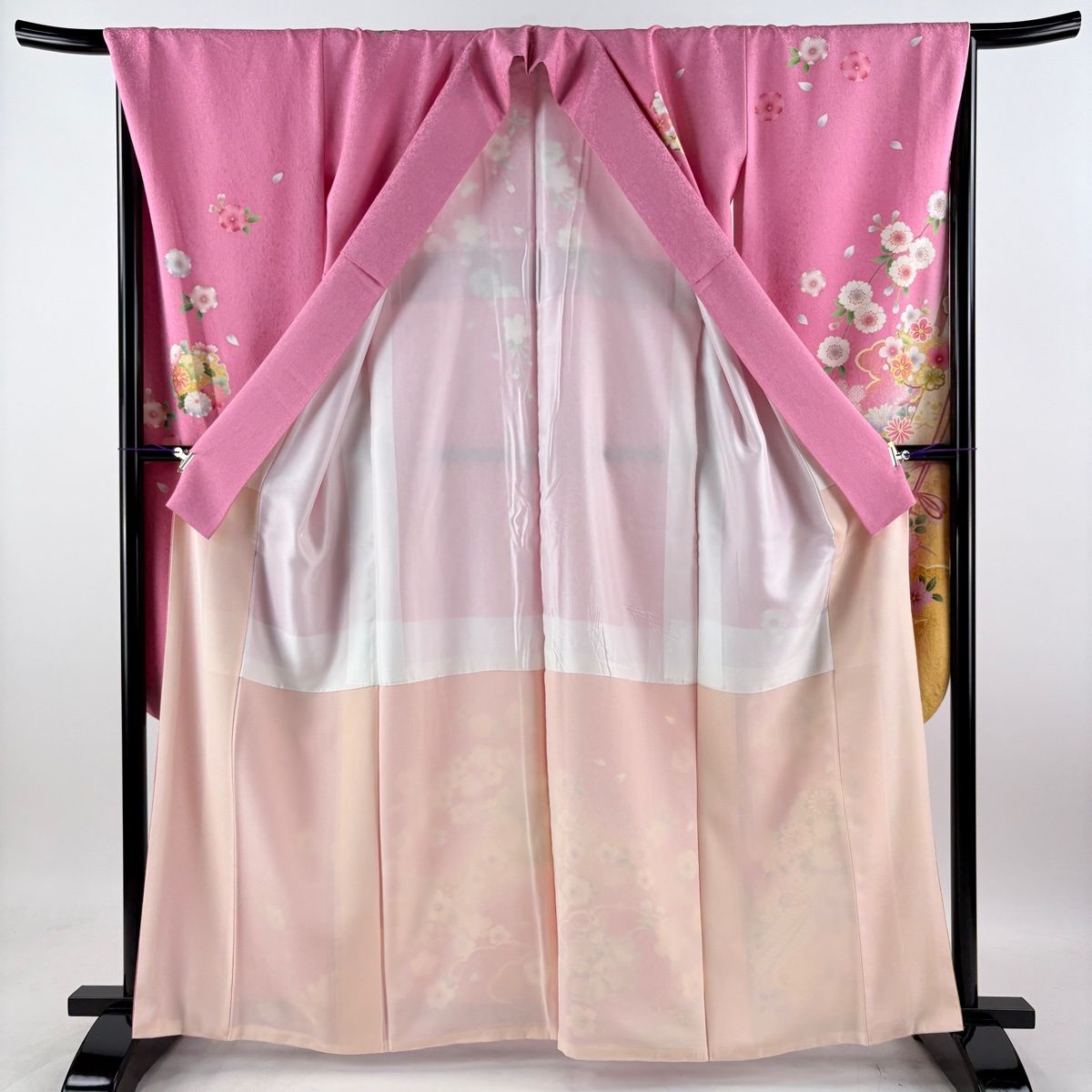 振袖 身丈163cm 裄丈68cm L 袷 鈴乃屋 雪輪 桜 銀通し 金彩 ピンク 正絹 名品 【中古】 振袖 身丈163cm 裄丈68cm L 袷 鈴乃屋 雪輪 桜 銀通し 金彩 ピンク 正絹 名品 【中古】