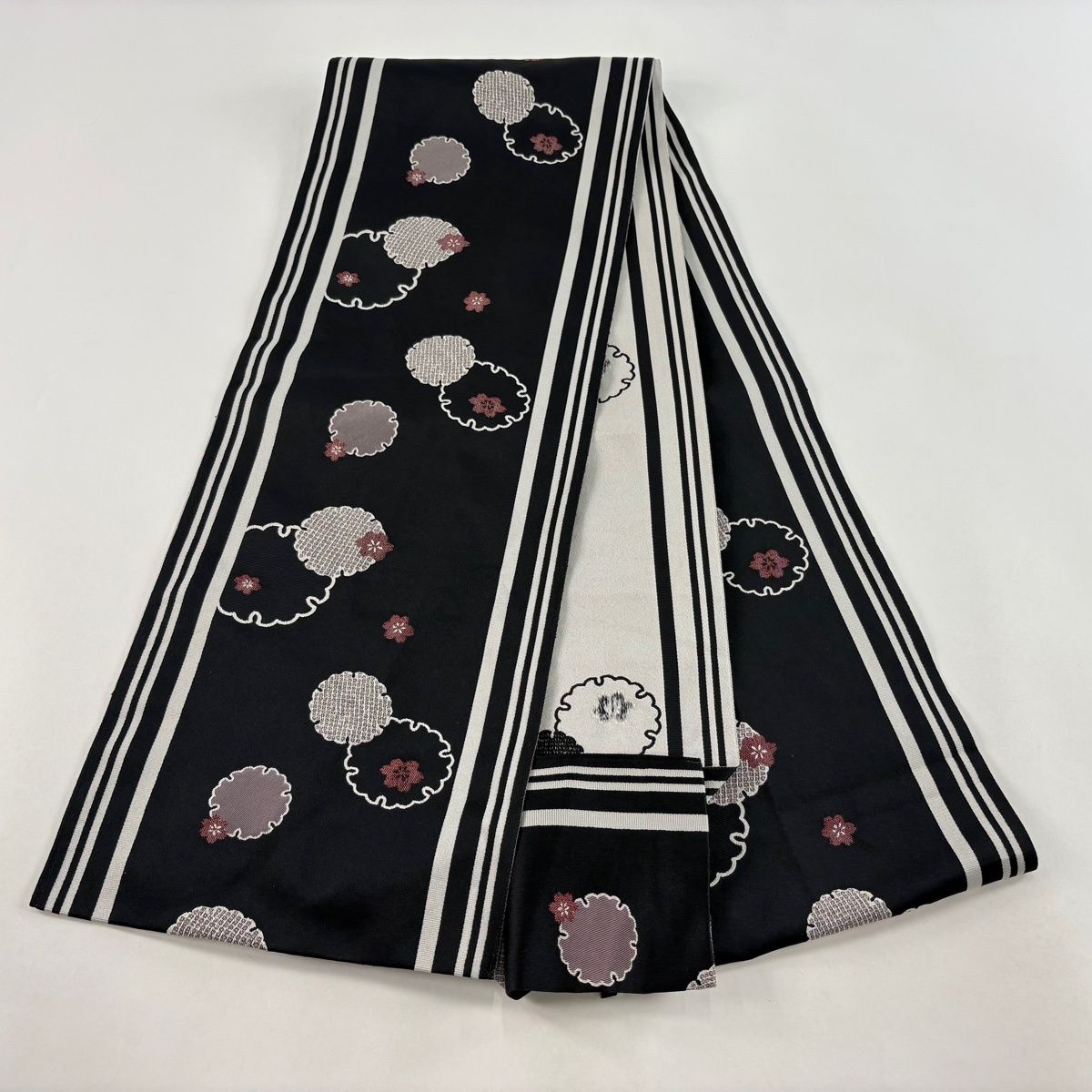 名古屋帯 優品 八寸名古屋帯 松葉仕立て 雪輪 桜 黒 化繊 【中古