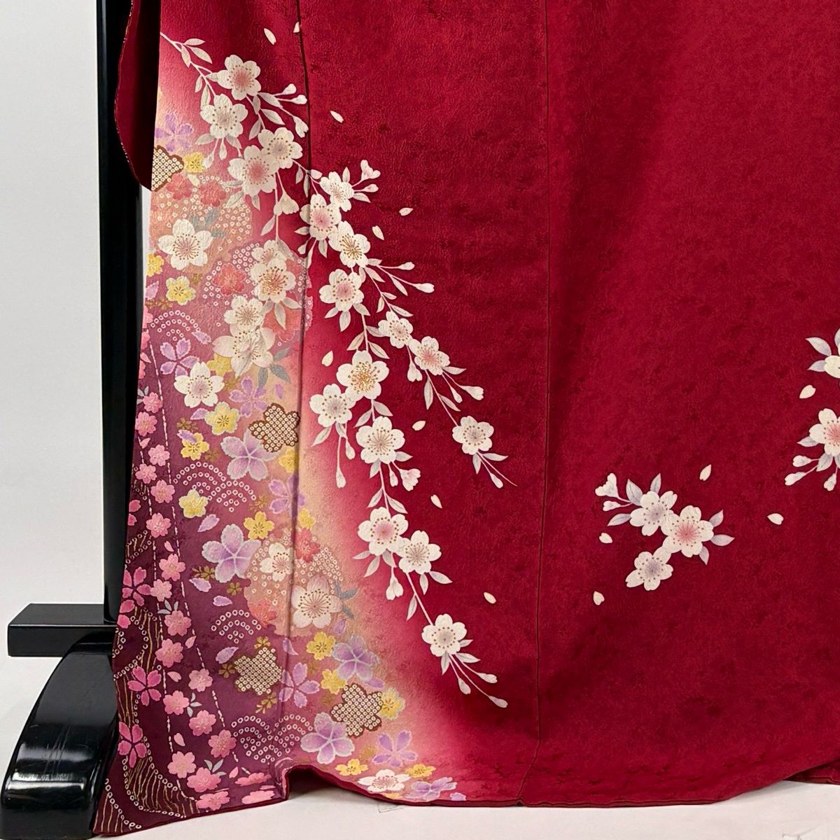 振袖 身丈175.5cm 裄丈70cm L 袷 桜 花びら 箔 金彩 赤 正絹 秀品