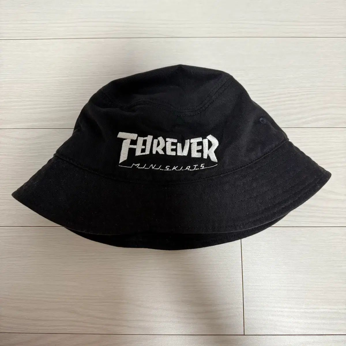 キャピタル FOREVER ミニスカート バケットハット ブラック