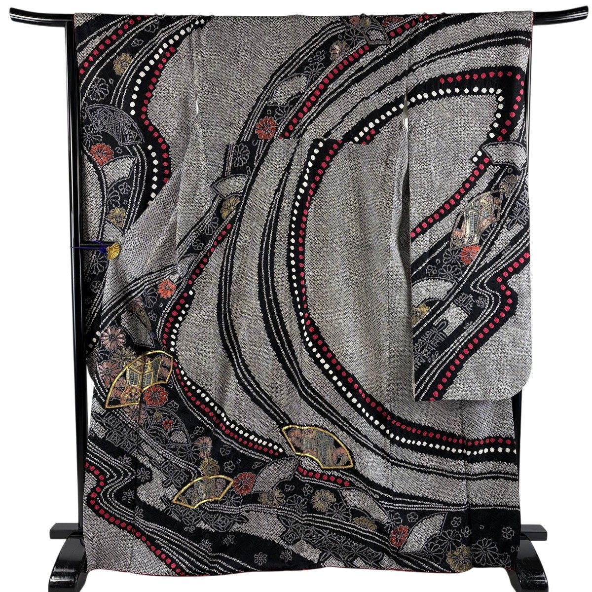 振袖 身丈169cm 裄丈68cm L 袷 御所車 菊 金糸 絞り 黒 正絹 秀品 【中古】