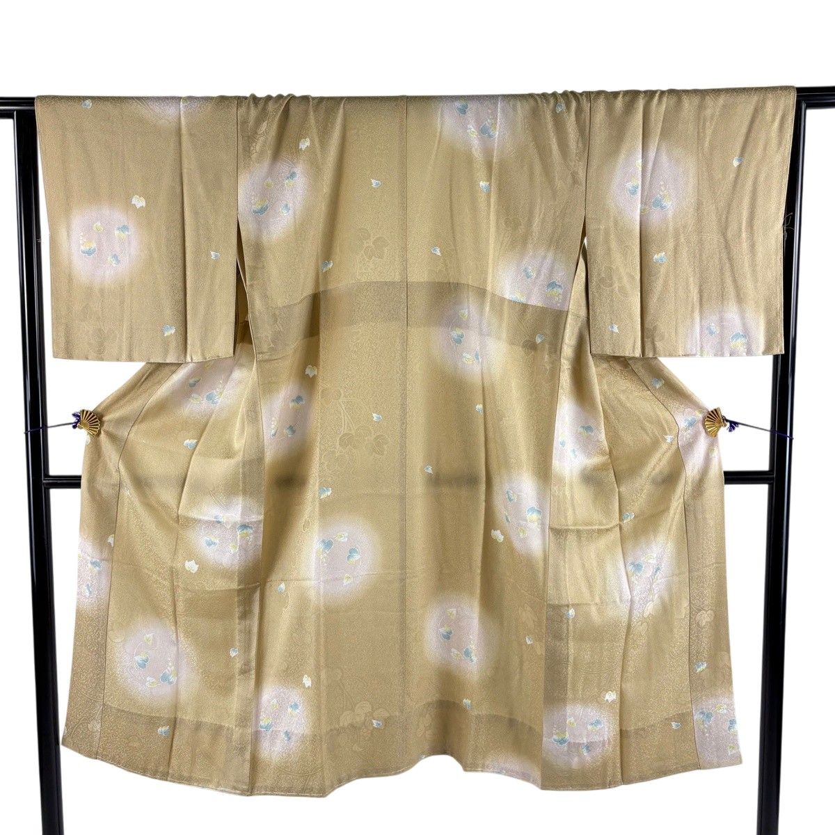 【美品】 長襦袢 身丈124cm 裄丈67.5cm L やまと 葡萄 地紋 ぼかし 薄茶色 正絹 秀品 【中古】
