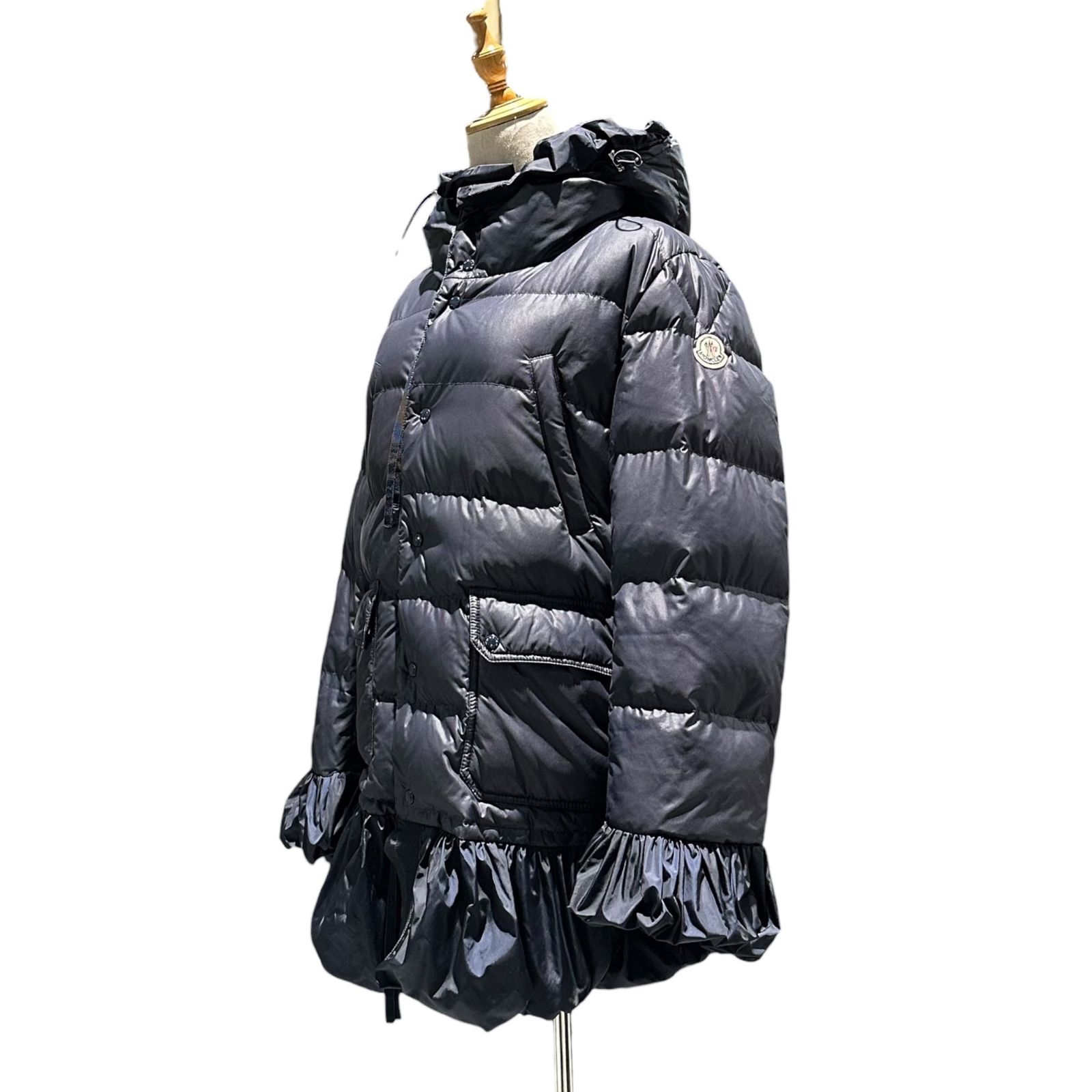 モンクレール MONCLER サカイ ヒトミHITOMI フリルデザイン ベスト MONCLER×sacai(モンクレール×サカイ) SERI Frill Down Jacket セリ