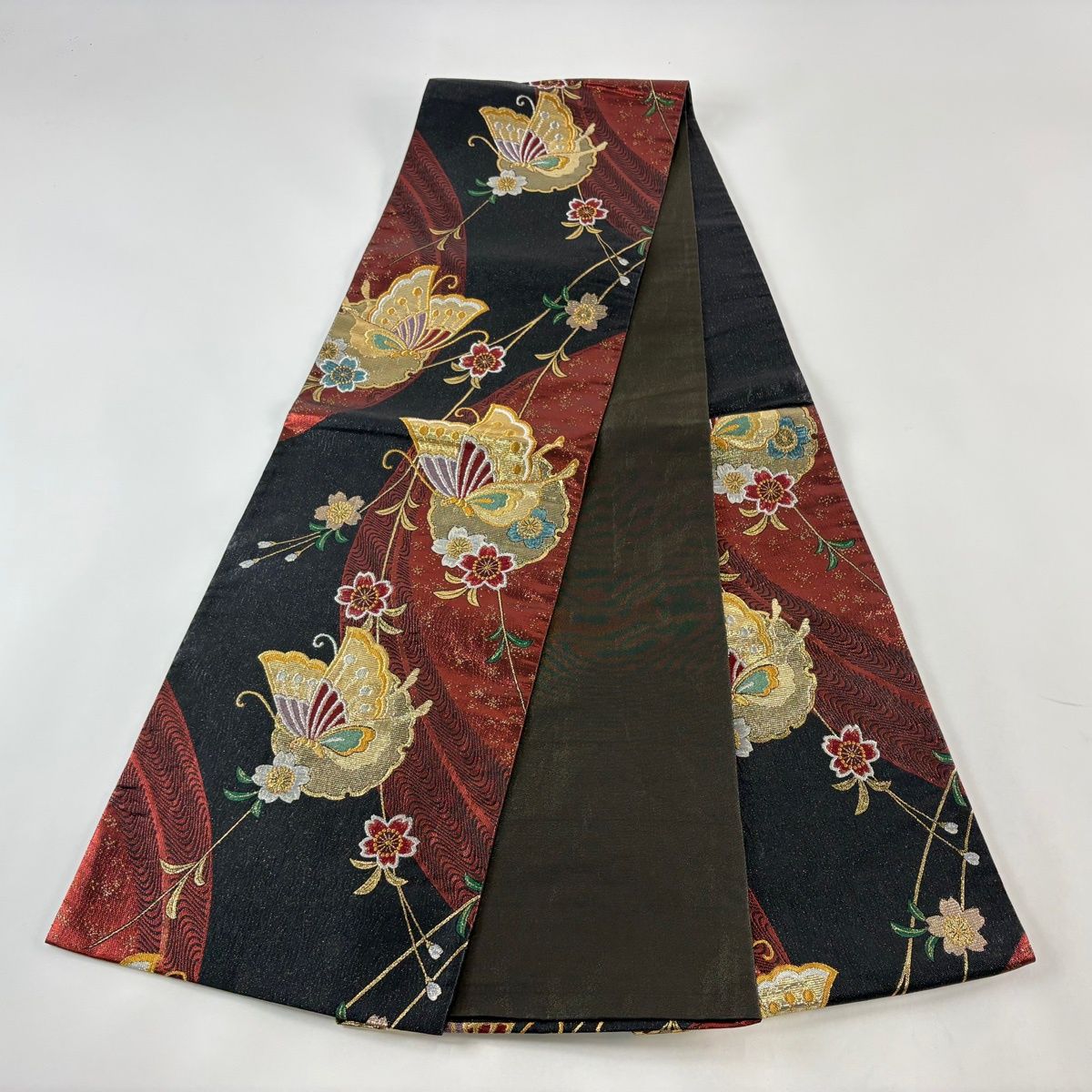 袋帯 秀品 振袖向き 蝶 桜 金糸 箔 黒 六通 正絹 【中古】 - メルカリ