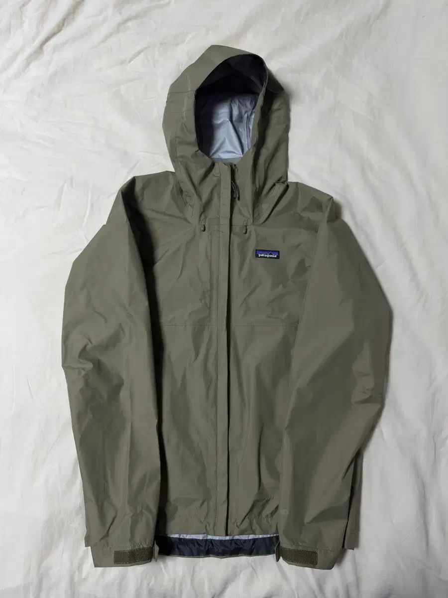 (ほぼ新品) パタゴニア トレントシェル 3L ジャケット カーキ S