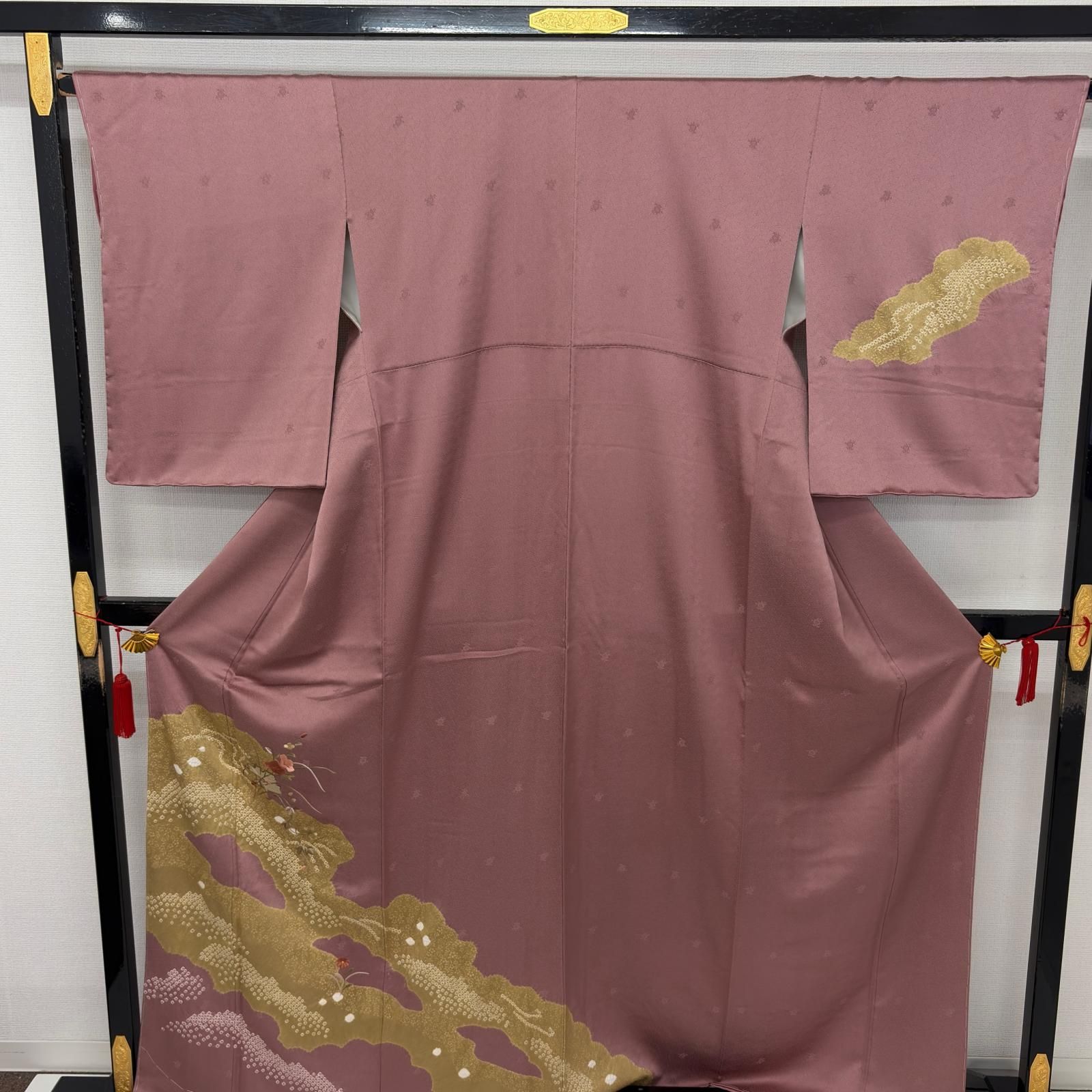付下げ 絞り 刺繍の花 躾糸付き 紋なし 正絹 a-415 - メルカリ