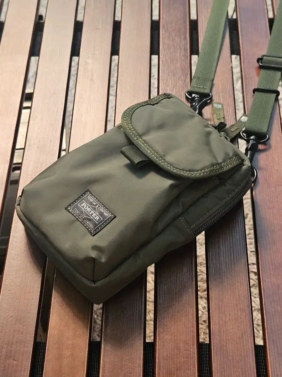 ヘッド ポーター オリーブ ラブ ショルダー ポーチ (HEAD PORTER OLIVE D