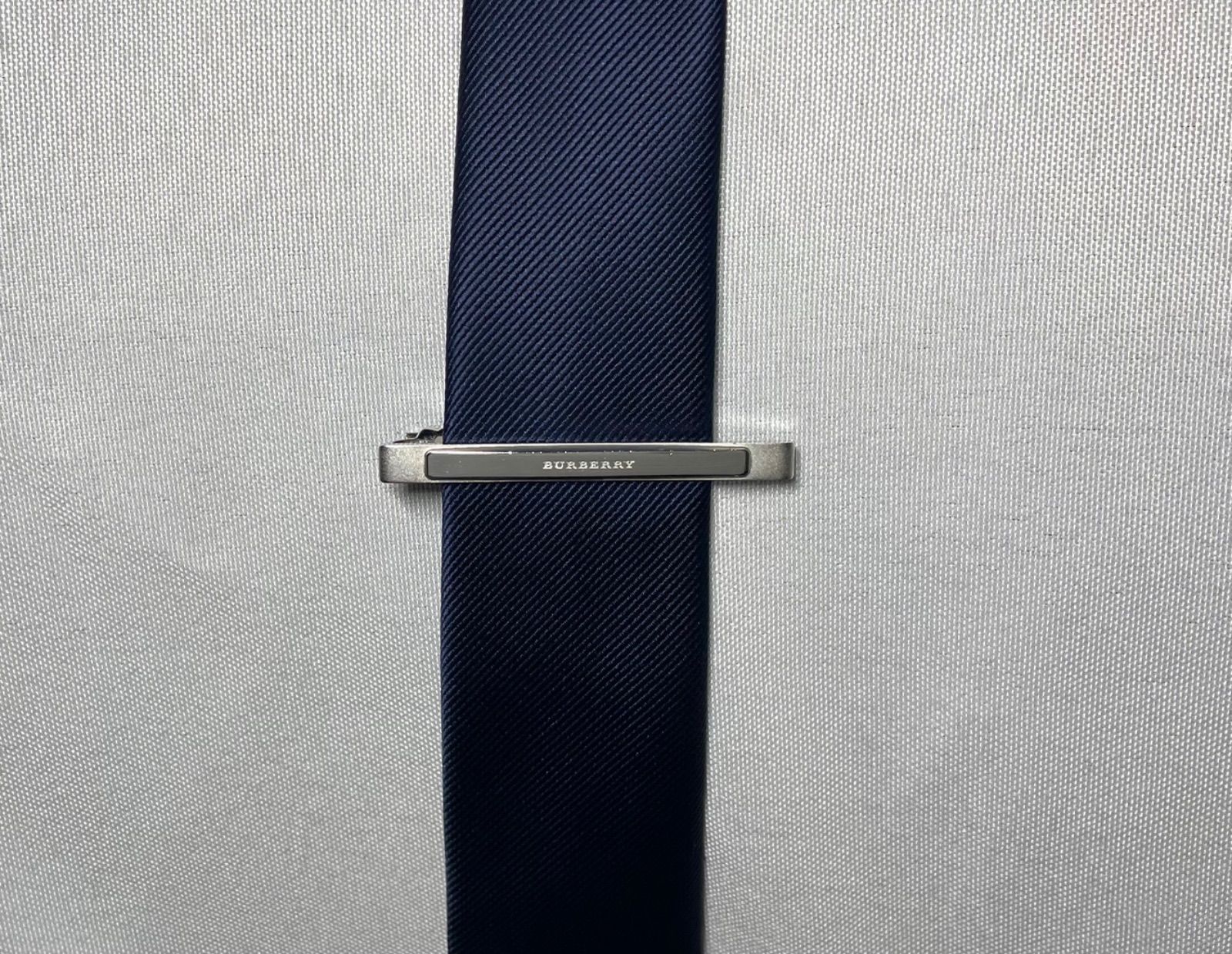 希少 BURBERRY バーバリー ブランドロゴ文字 鏡面&艶消し シルバー