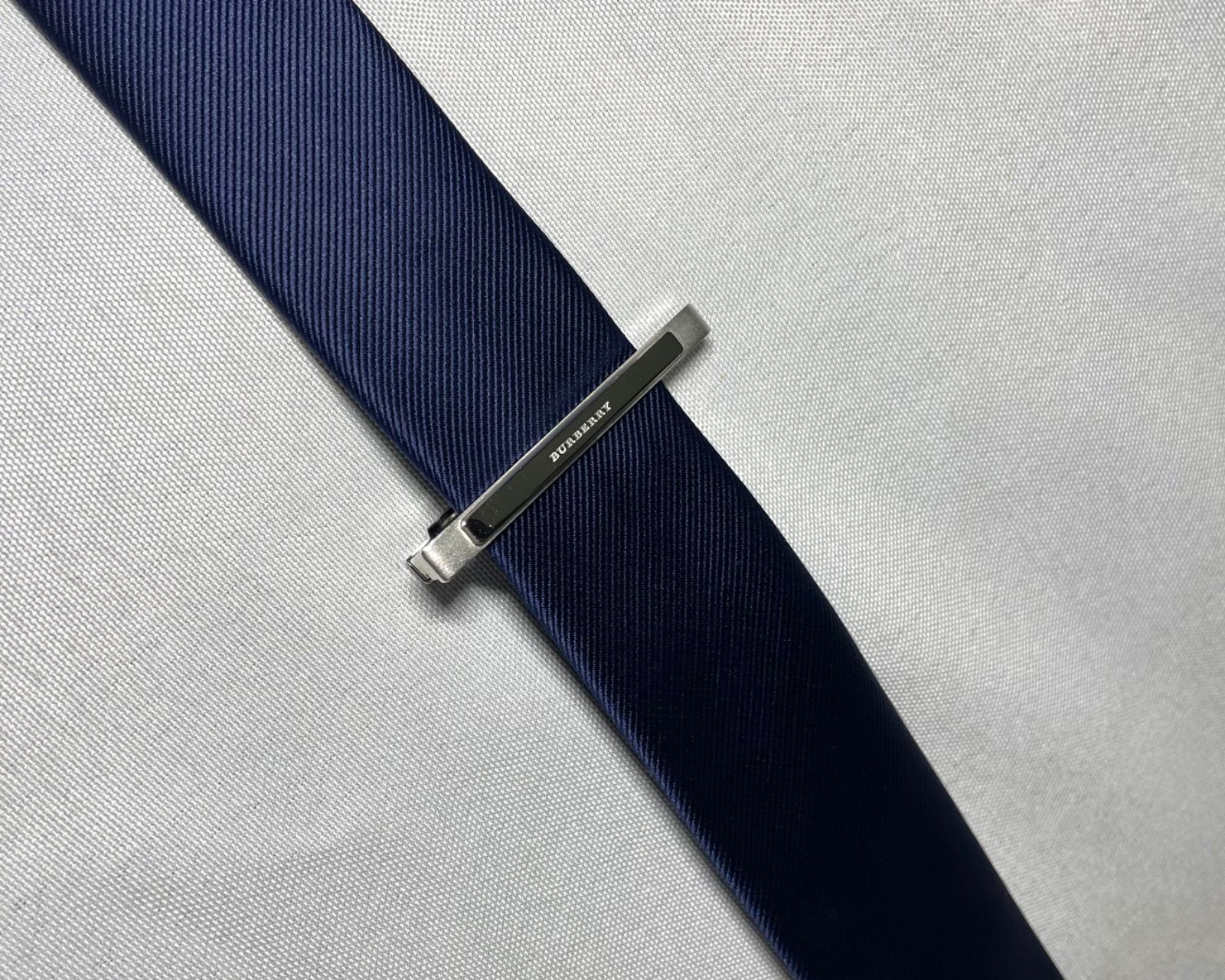 希少 BURBERRY バーバリー ブランドロゴ文字 鏡面&艶消し シルバー