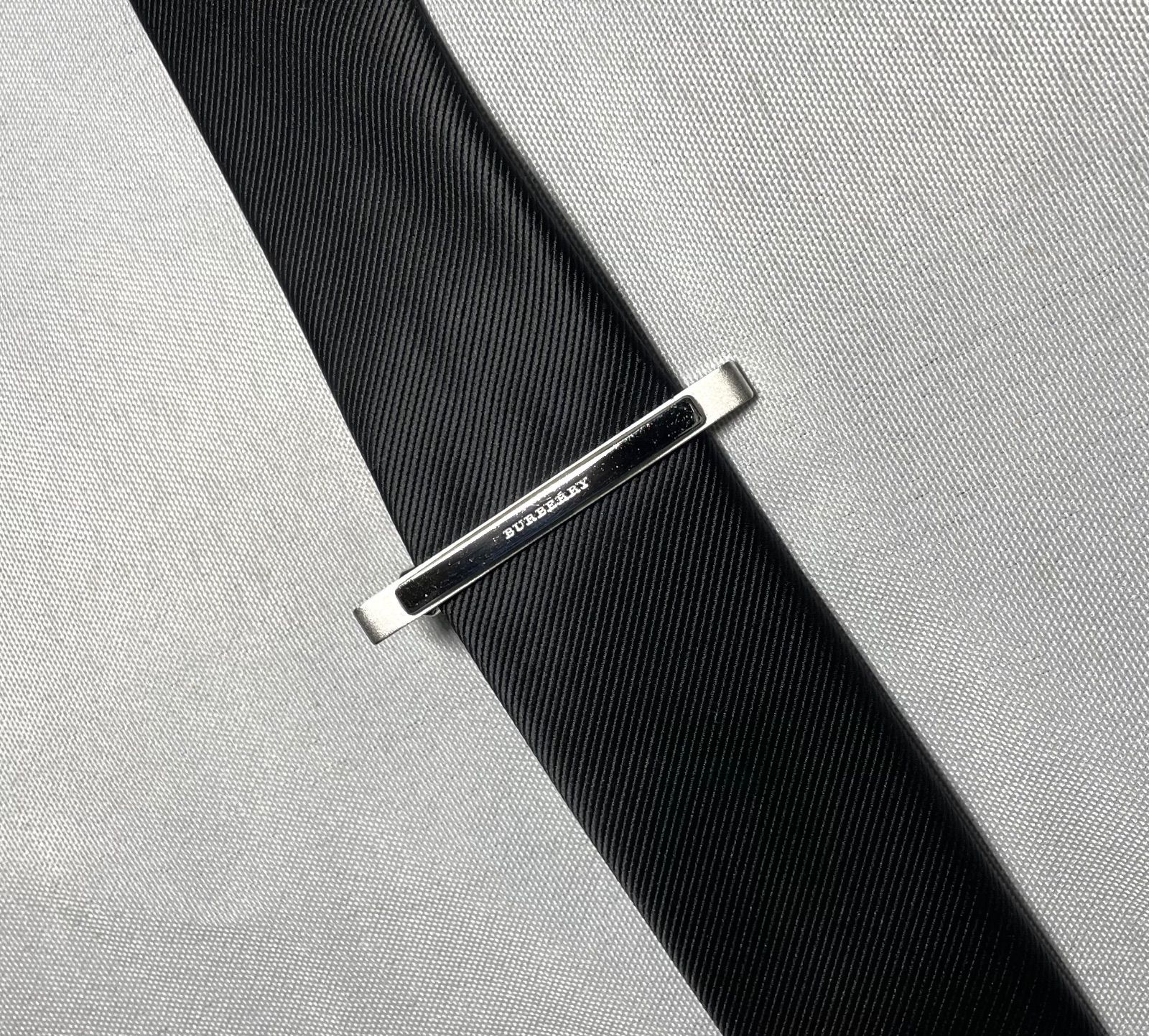 希少 BURBERRY バーバリー ブランドロゴ文字 鏡面&艶消し シルバー