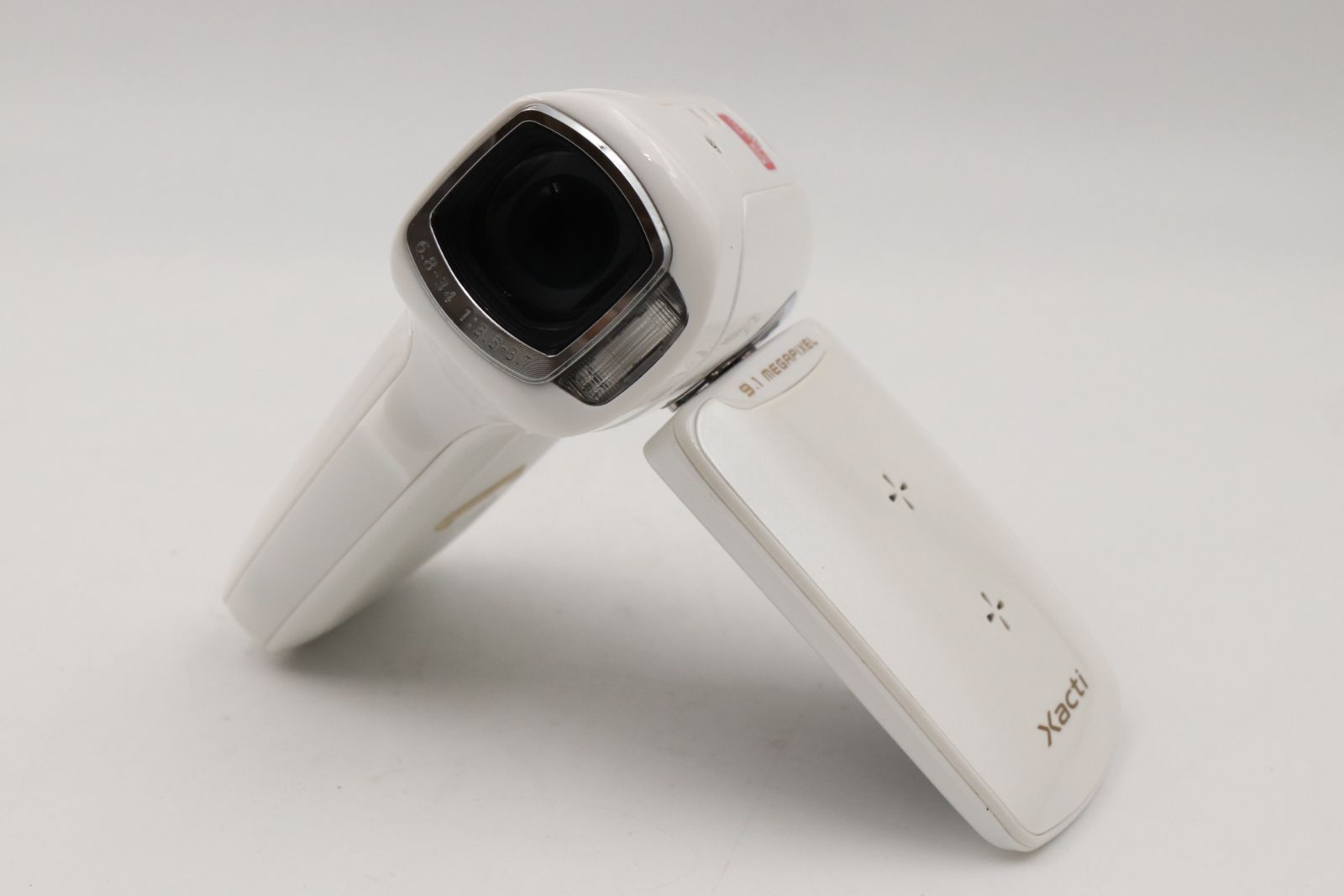 極上品☆三洋電機 サンヨー SANYO Xacti DMX-CG9 ホワイト ###17598