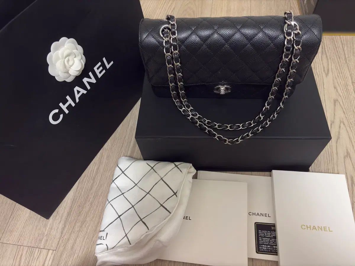 CHANEL シャネル クラシック ミディ Mサイズ ラブ ブラック キャビア シルバー 30番台