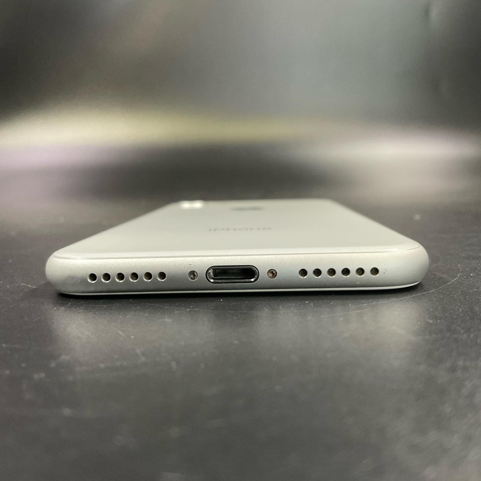iPhone 8 64GB シルバー SIMフリー 動作確認済 - メルカリ