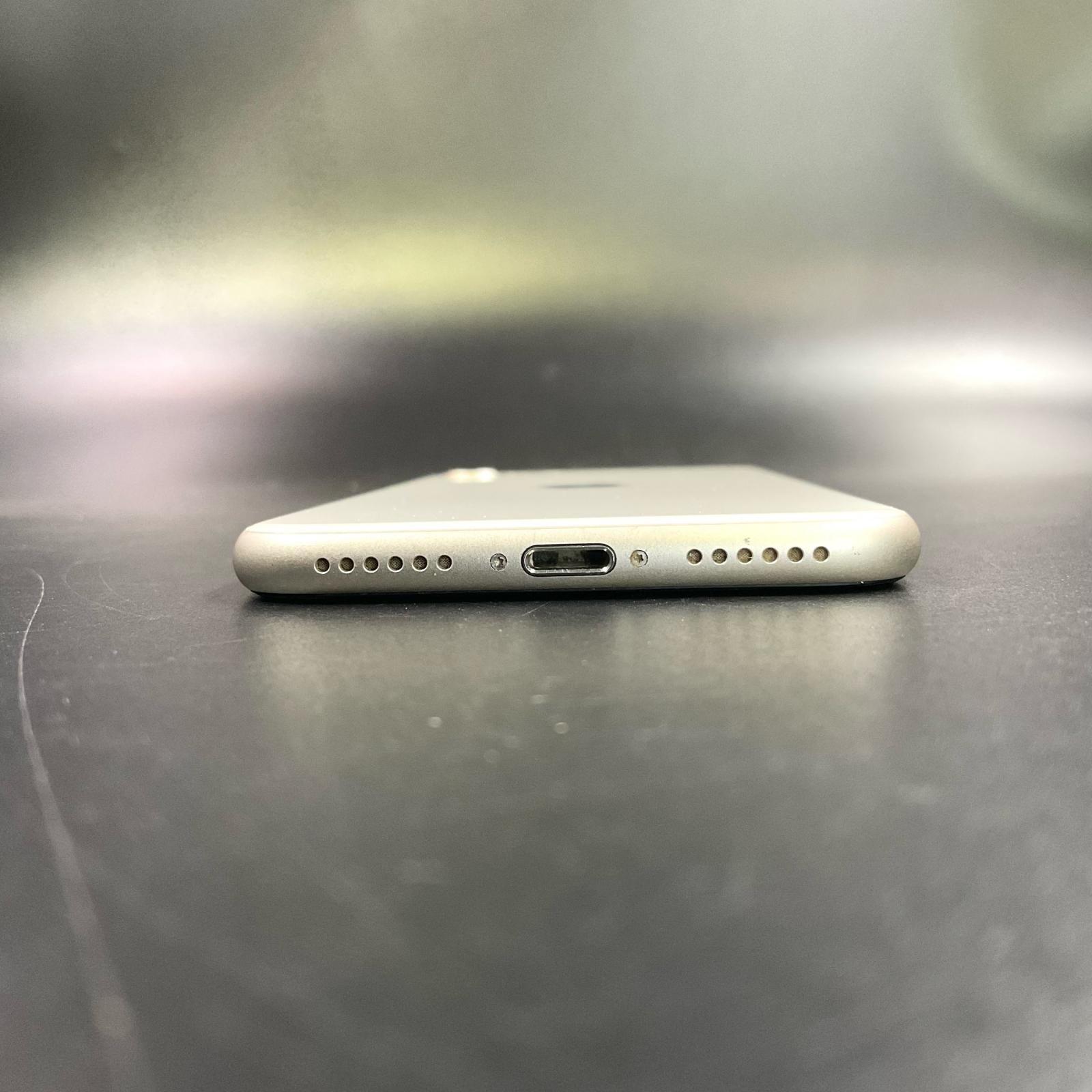 iPhone SE3 64GB スターライト SIMフリー 白ロム - メルカリ