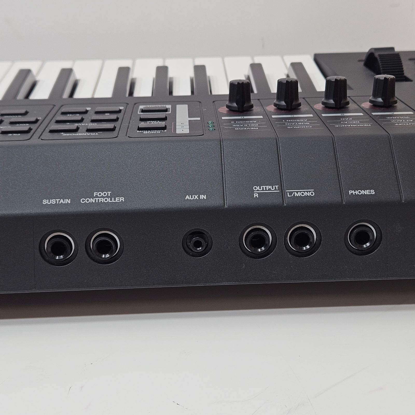 美品】ヤマハ YAMAHA MX49 49鍵 軽量コンパクト シンセサイザー 箱付き