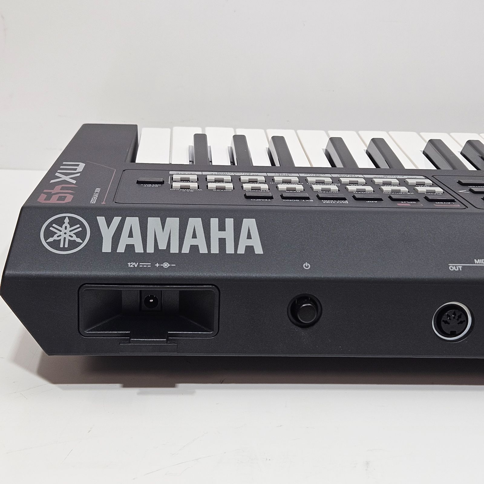 美品】ヤマハ YAMAHA MX49 49鍵 軽量コンパクト シンセサイザー 箱付き