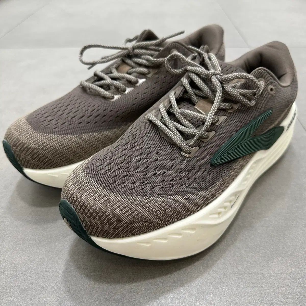 Glycerin MAX ブルックス (グリセリンMAX ランニングシューズ グレー