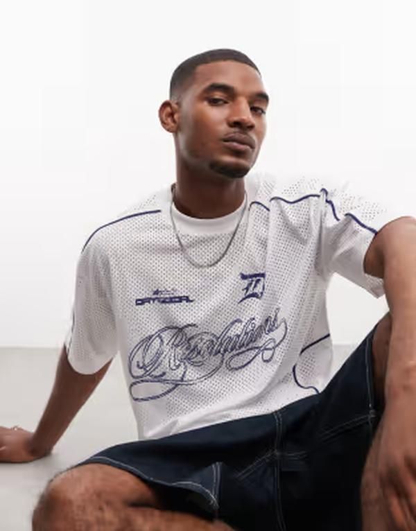 エイソス メンズ トップス Tシャツ ドロップショルダー グラフィック ASOS DESIGN boxy oversizedrop shoulder Tshirt with soccer graphi