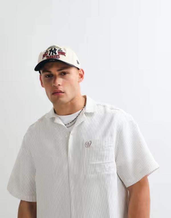 エイソス メンズ トップス シャツ プリント ASOS DESIGN oversized camp collar shirt with back print pinstripes WHITE ホワイト