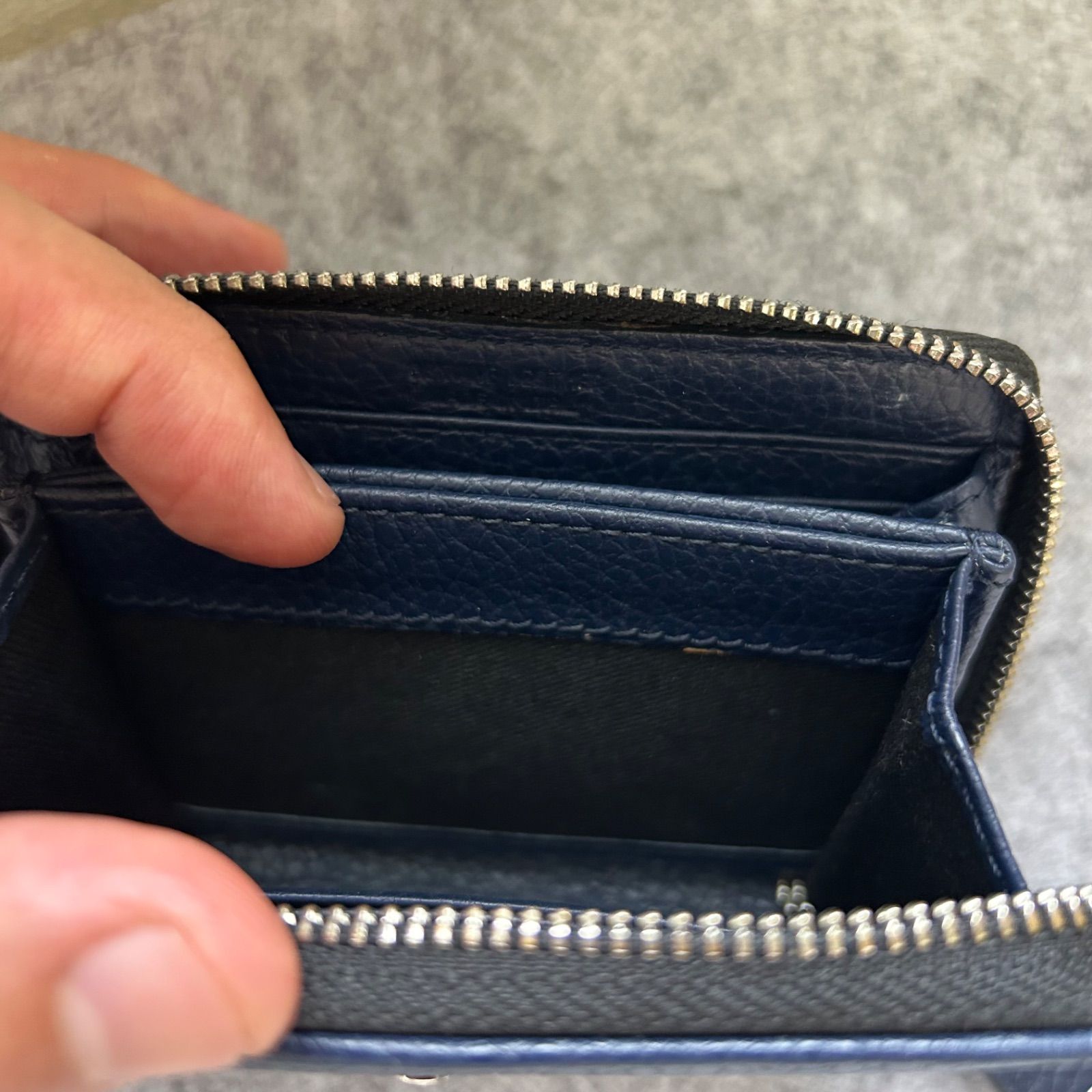 Vivienne Westwood 2つ折り財布 オーブ ネイビー ラウンドファスナー