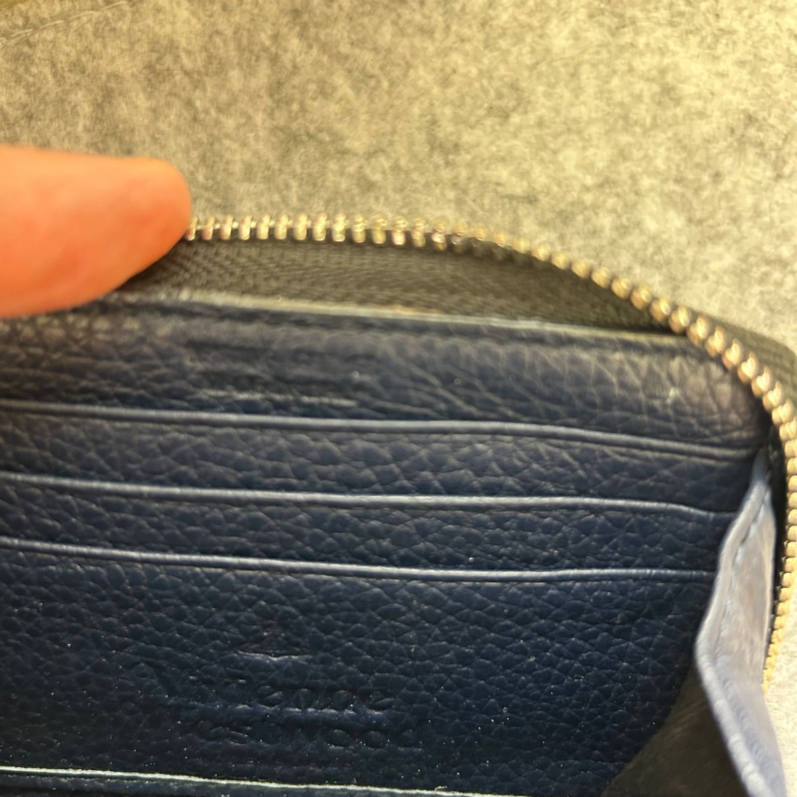 Vivienne Westwood 2つ折り財布 オーブ ネイビー ラウンドファスナー