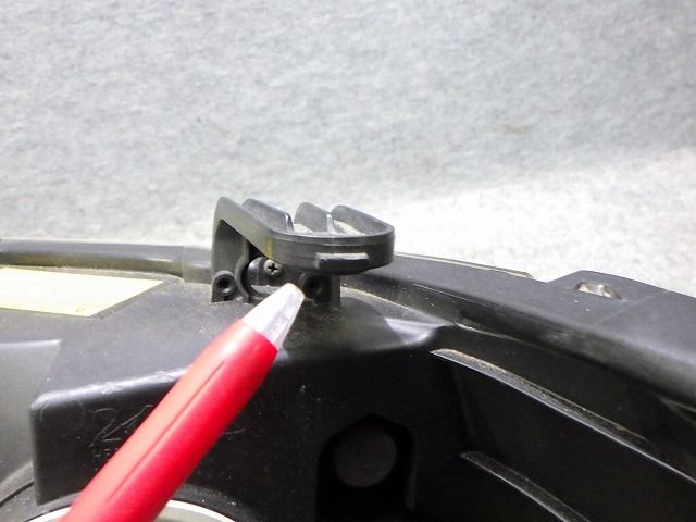 デリカD5 右ヘッドライト HID CV 前期 100-87918 8301D292 バラスト