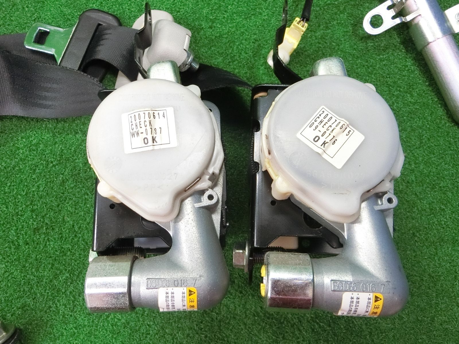 ワゴンR　MH22S　フロント　シートベルト　左右 ワゴンR シートベルト フロント MJ21S MH21S シートベルトの中古品